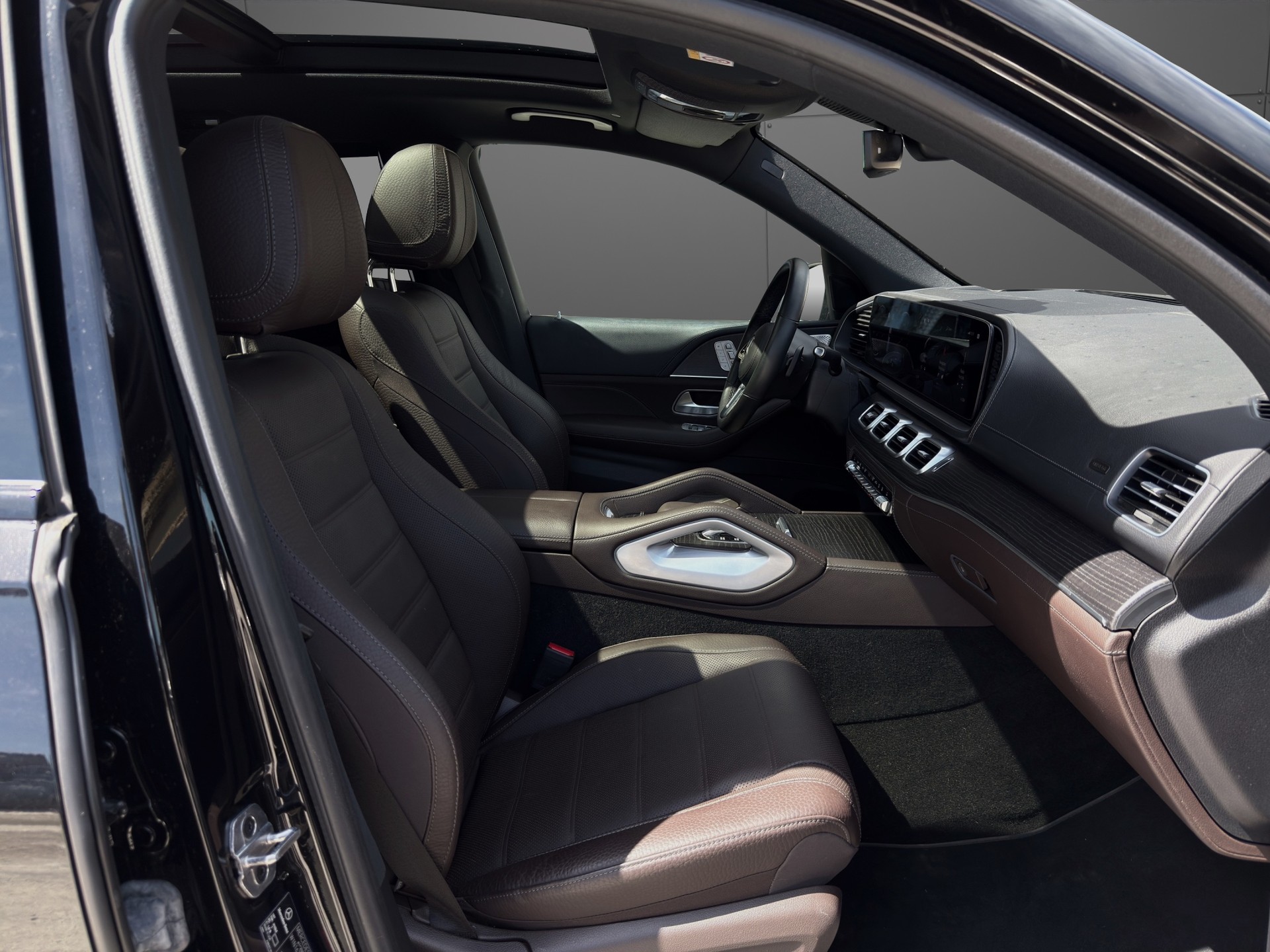 MERCEDES-BENZ GLS 580 4Matic AMG Line 9G-Tronic-image-14