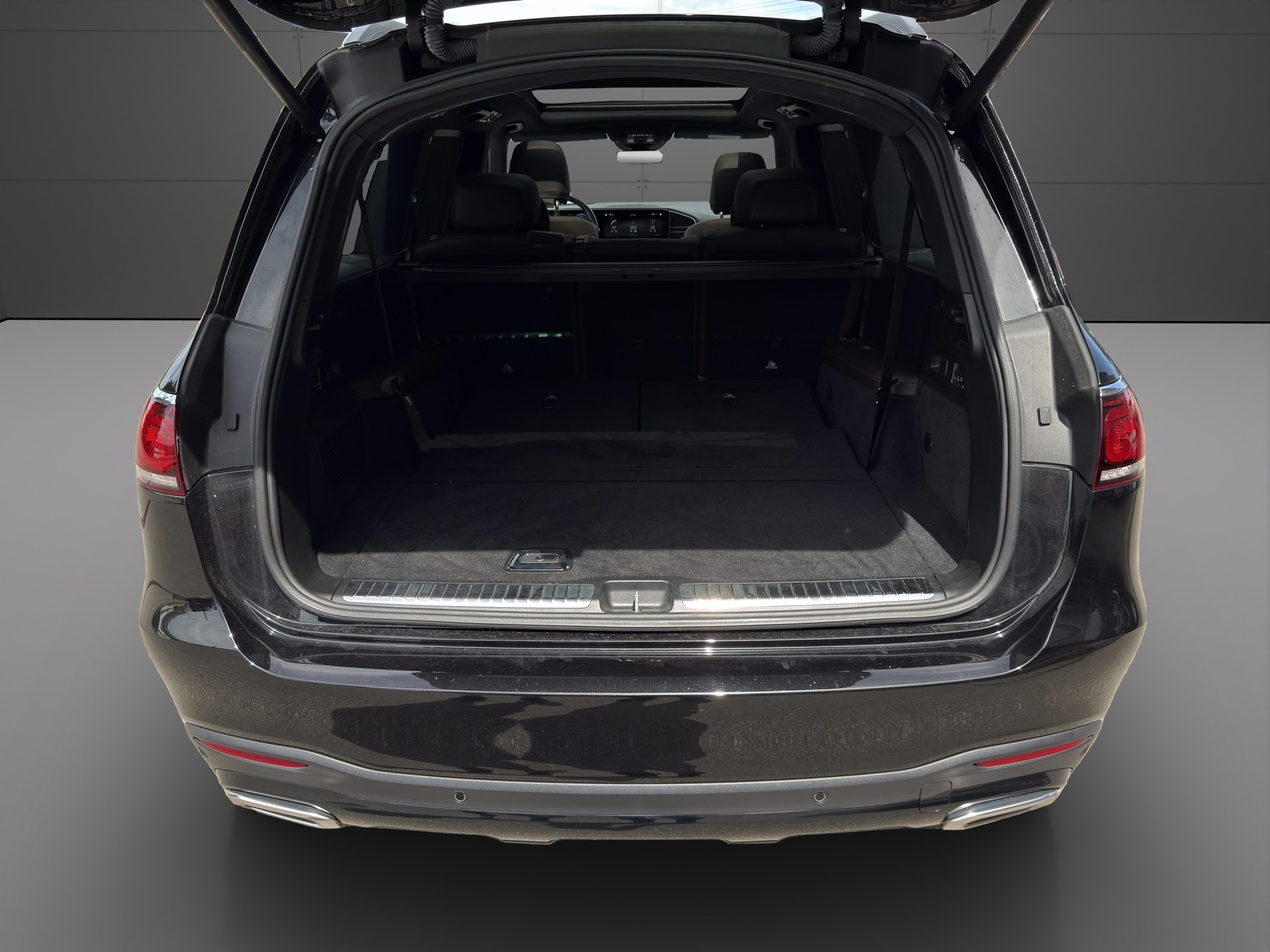 MERCEDES-BENZ GLS 580 4Matic AMG Line 9G-Tronic-showroom-element-3