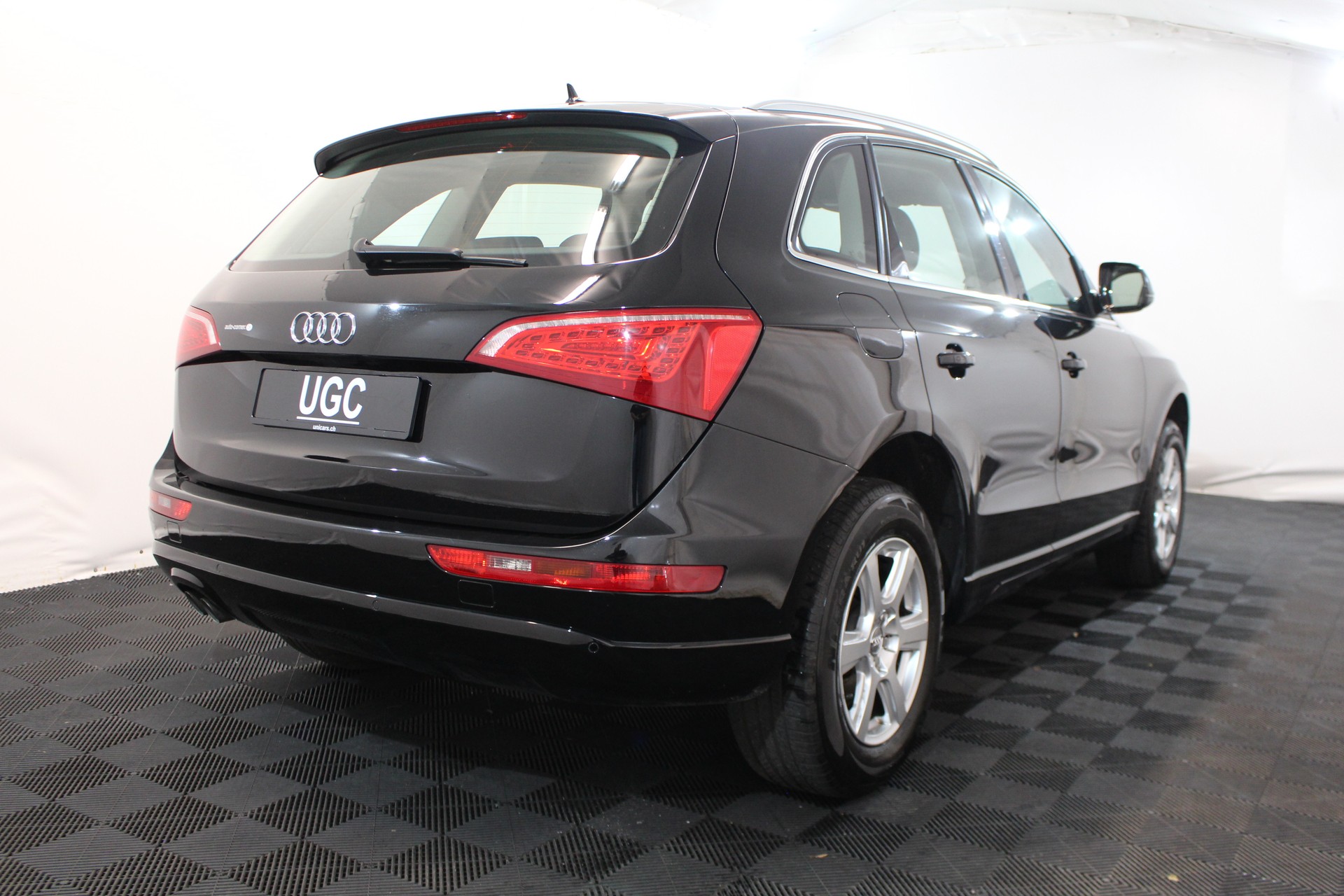 AUDI Q5 2.0 TDI quattro S-Tronic-image-5