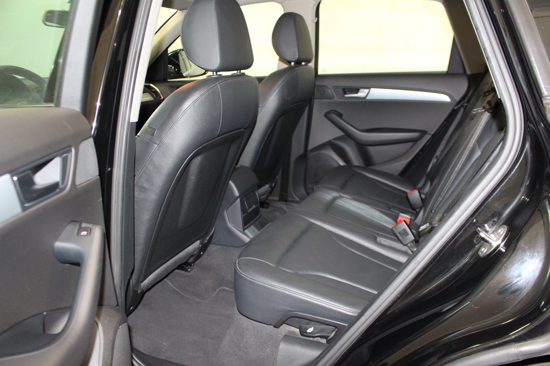 AUDI Q5 2.0 TDI quattro S-Tronic-image-7