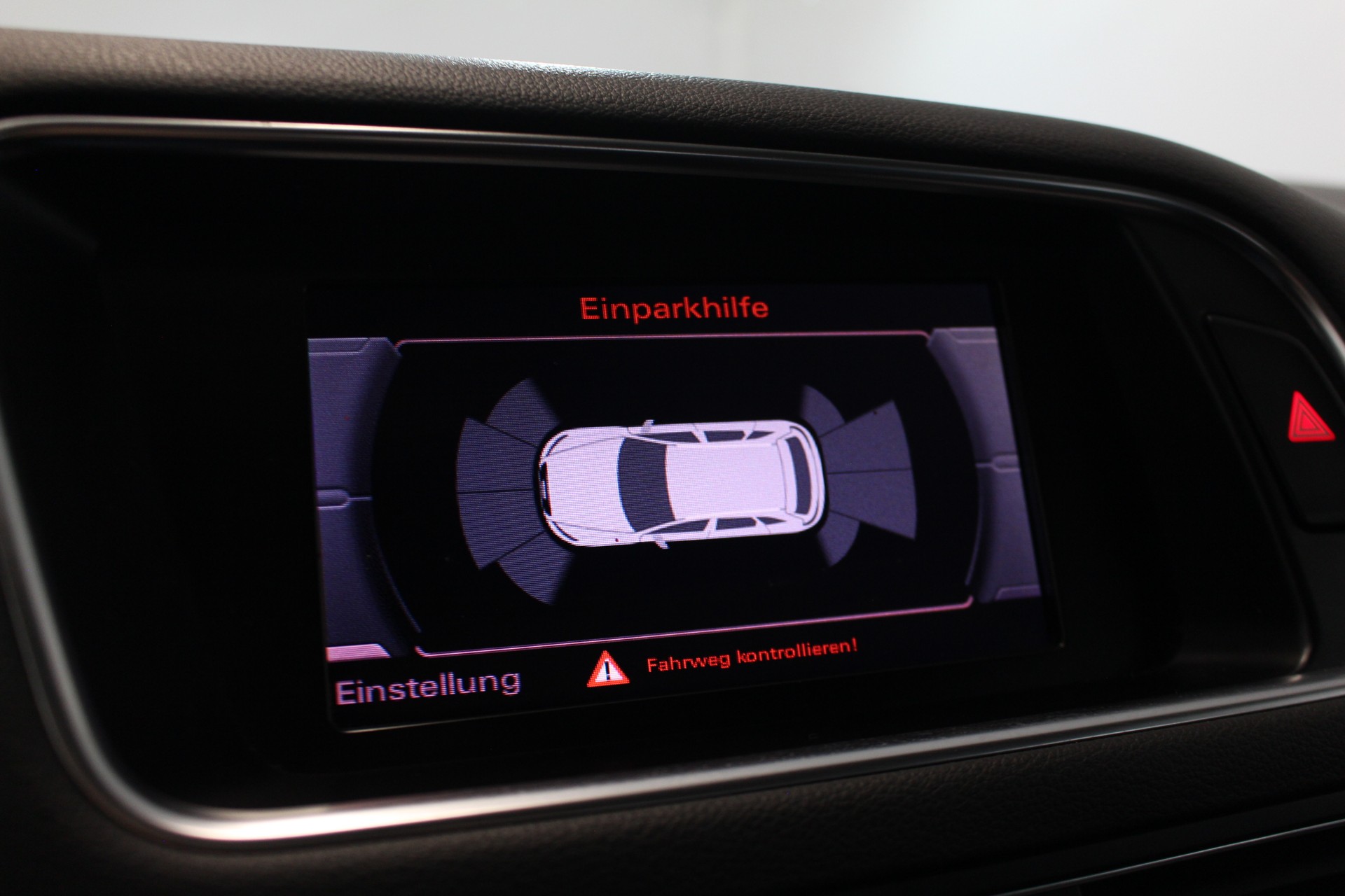 AUDI Q5 2.0 TDI quattro S-Tronic-image-18