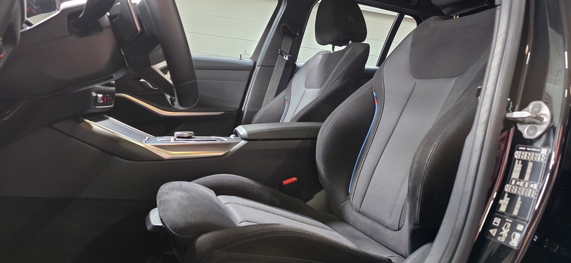 BMW 330i Touring xDrive Steptronic M Sport *Geschwindigkeitsassistent*Sitzheizung*CarPlay&AndroidAuto*Ambientebeleuchtung*-image-9