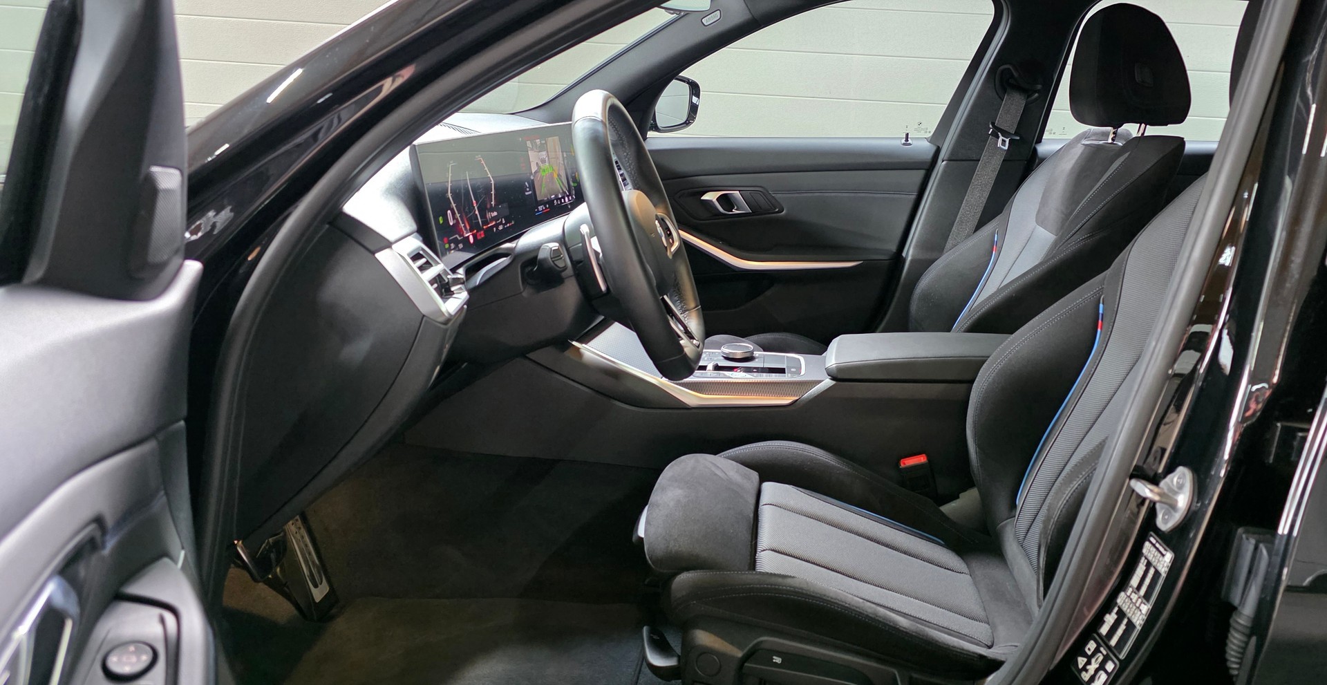BMW 330i Touring xDrive Steptronic M Sport *Geschwindigkeitsassistent*Sitzheizung*CarPlay&AndroidAuto*Ambientebeleuchtung*-image-8