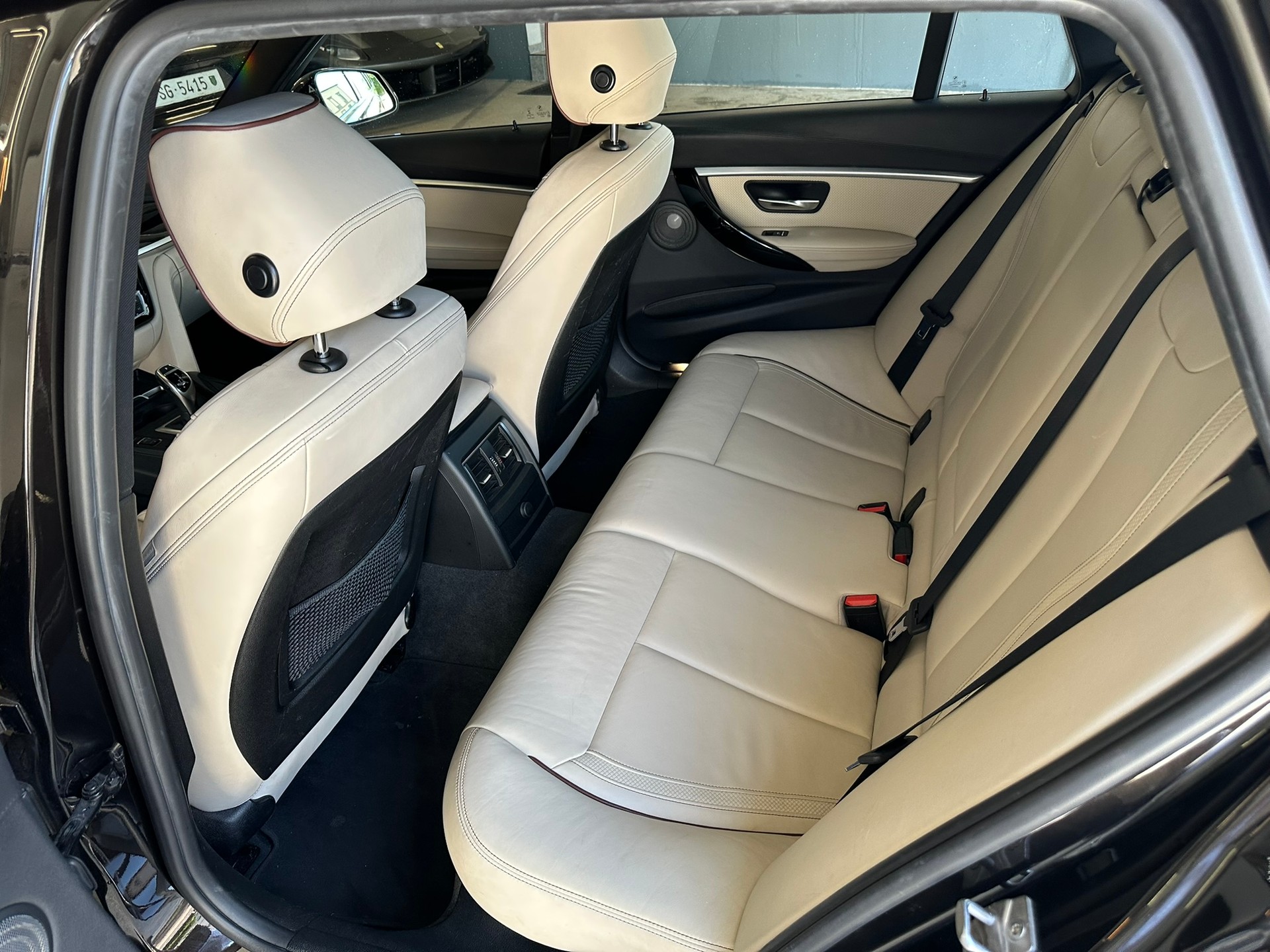 BMW 340i xDrive-image-3