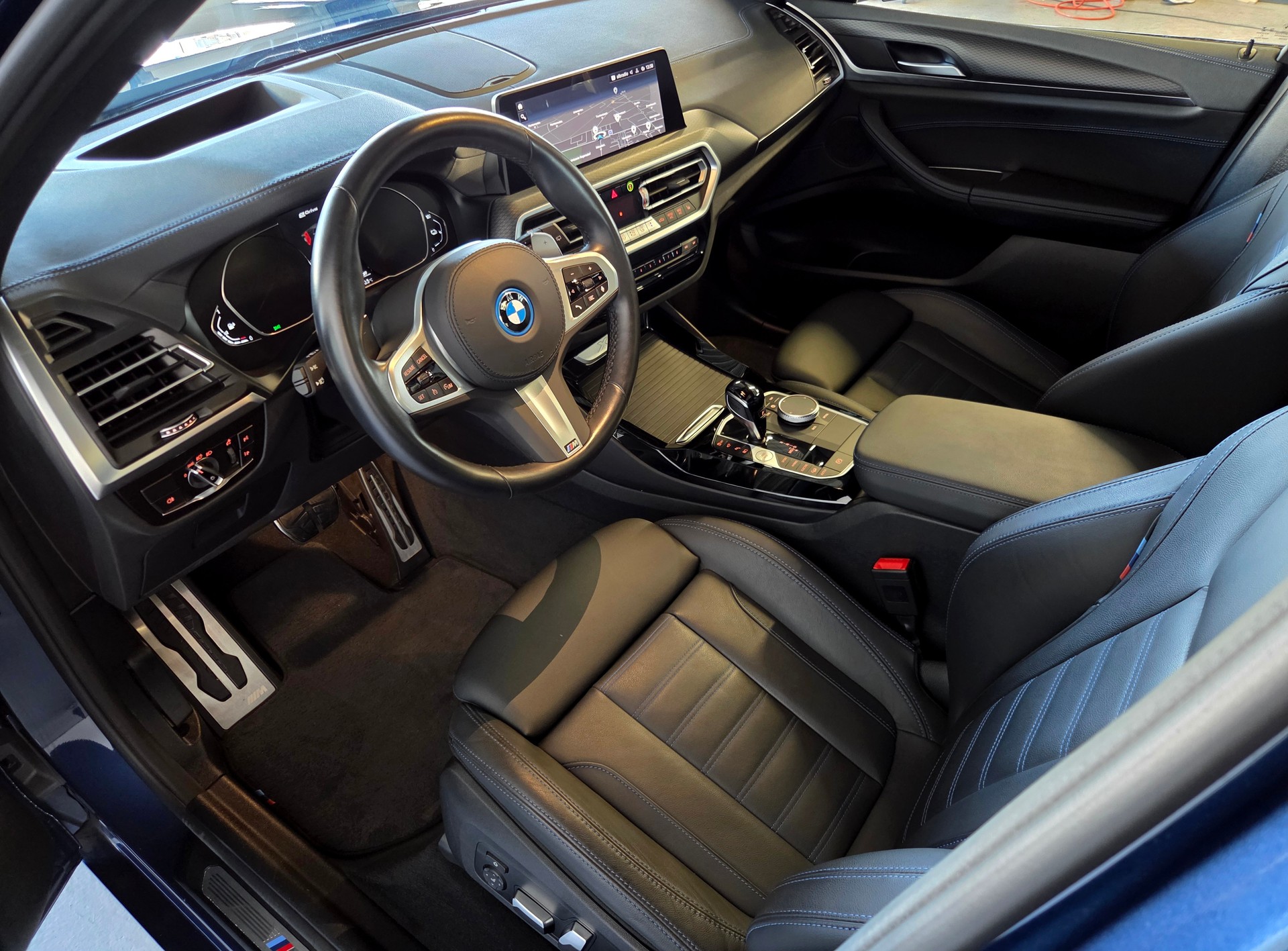BMW X3 30e xDrive M-Sport-showroom-element-3