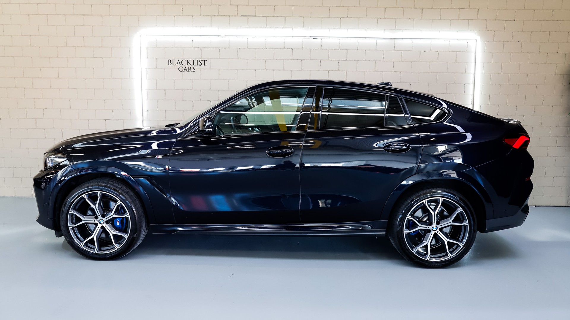 BMW X6 xDrive 48V 30d M Sport Steptronic-showroom-element-3