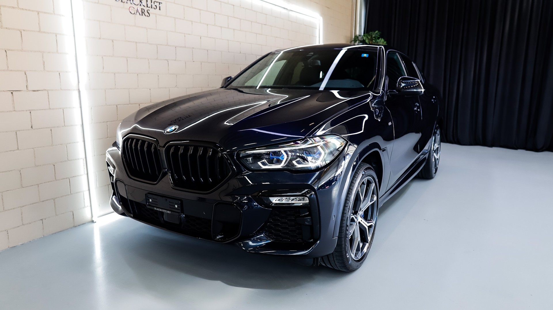 BMW X6 xDrive 48V 30d M Sport Steptronic-showroom-element-1