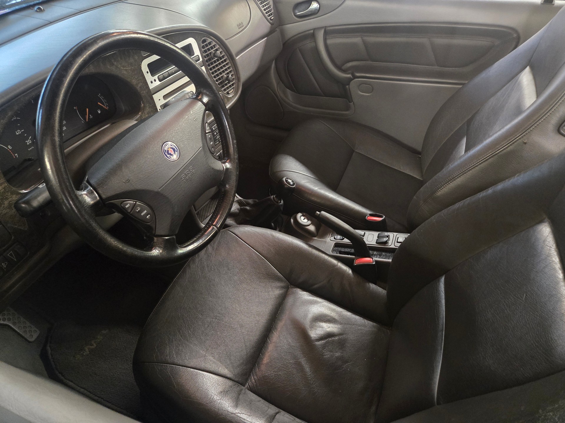 SAAB 9-3 2.0i-16 LPT-image-13