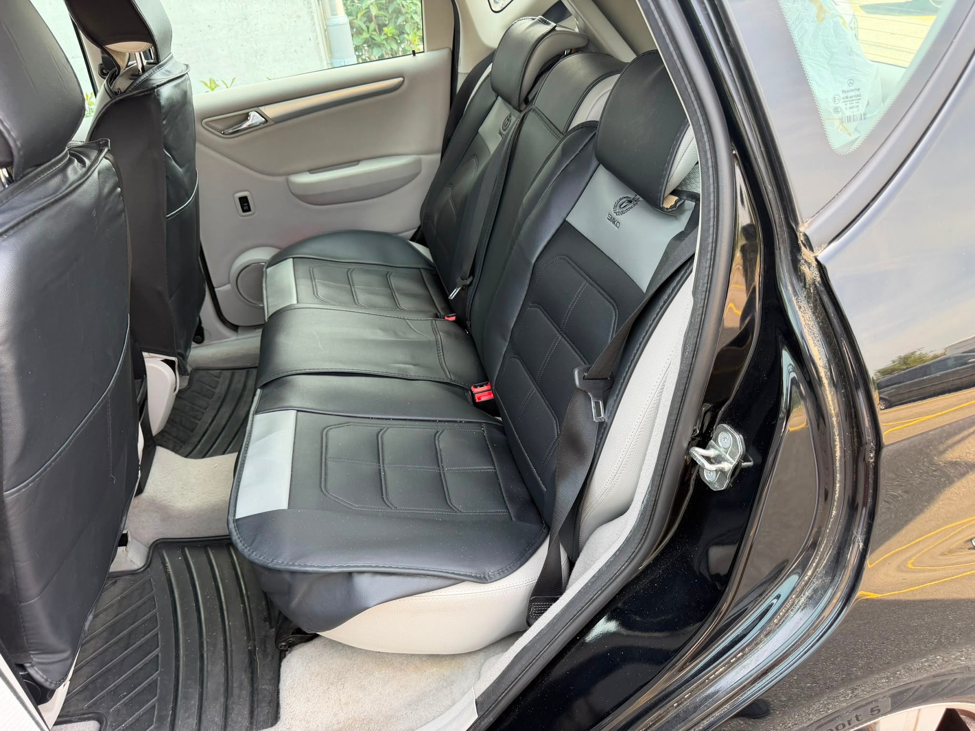 MERCEDES-BENZ A 180 Avantgarde Selection Autotronic-image-11