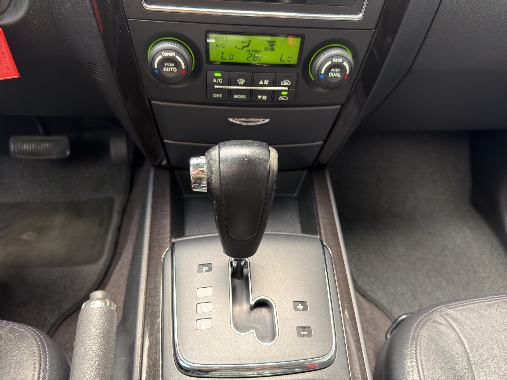 KIA Sorento 2.5 CRDI Style-image-13