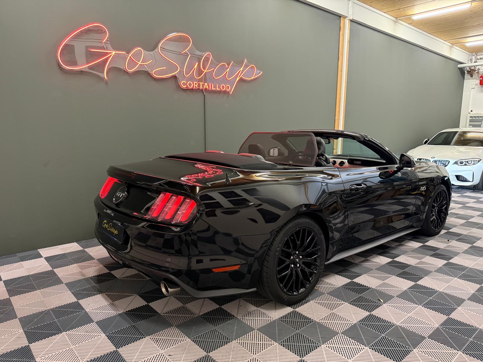 FORD Mustang Convertible 5.0 V8 GT Automat-showroom-element-2