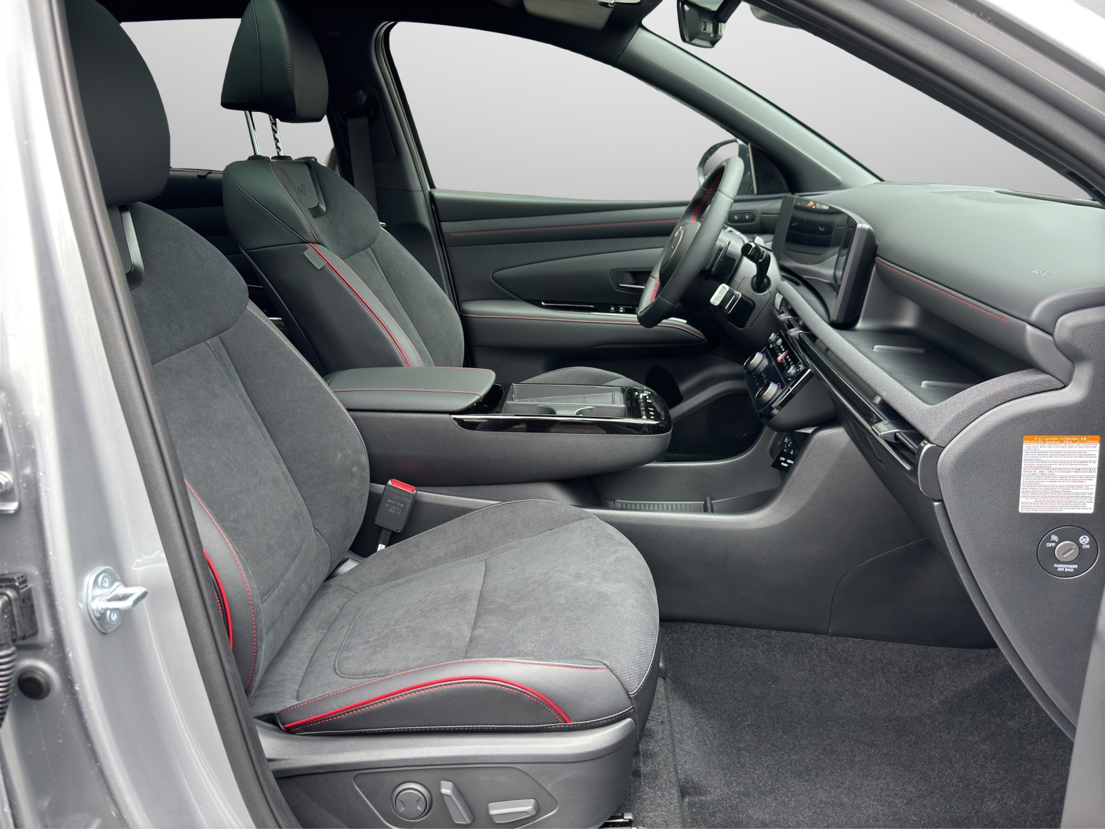 HYUNDAI Tucson 1.6 T-GDi HEV N-Line 4WD Sunroof MY27-image-11