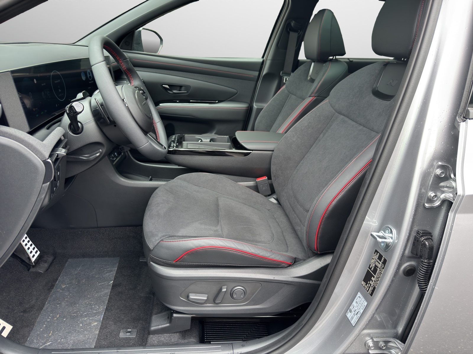 HYUNDAI Tucson 1.6 T-GDi HEV N-Line 4WD Sunroof MY27-image-4
