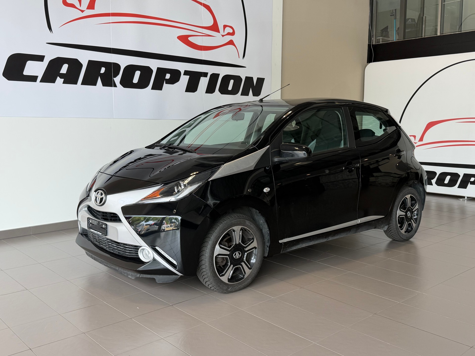TOYOTA Aygo 1.0 VVT-i x-play MultiMode