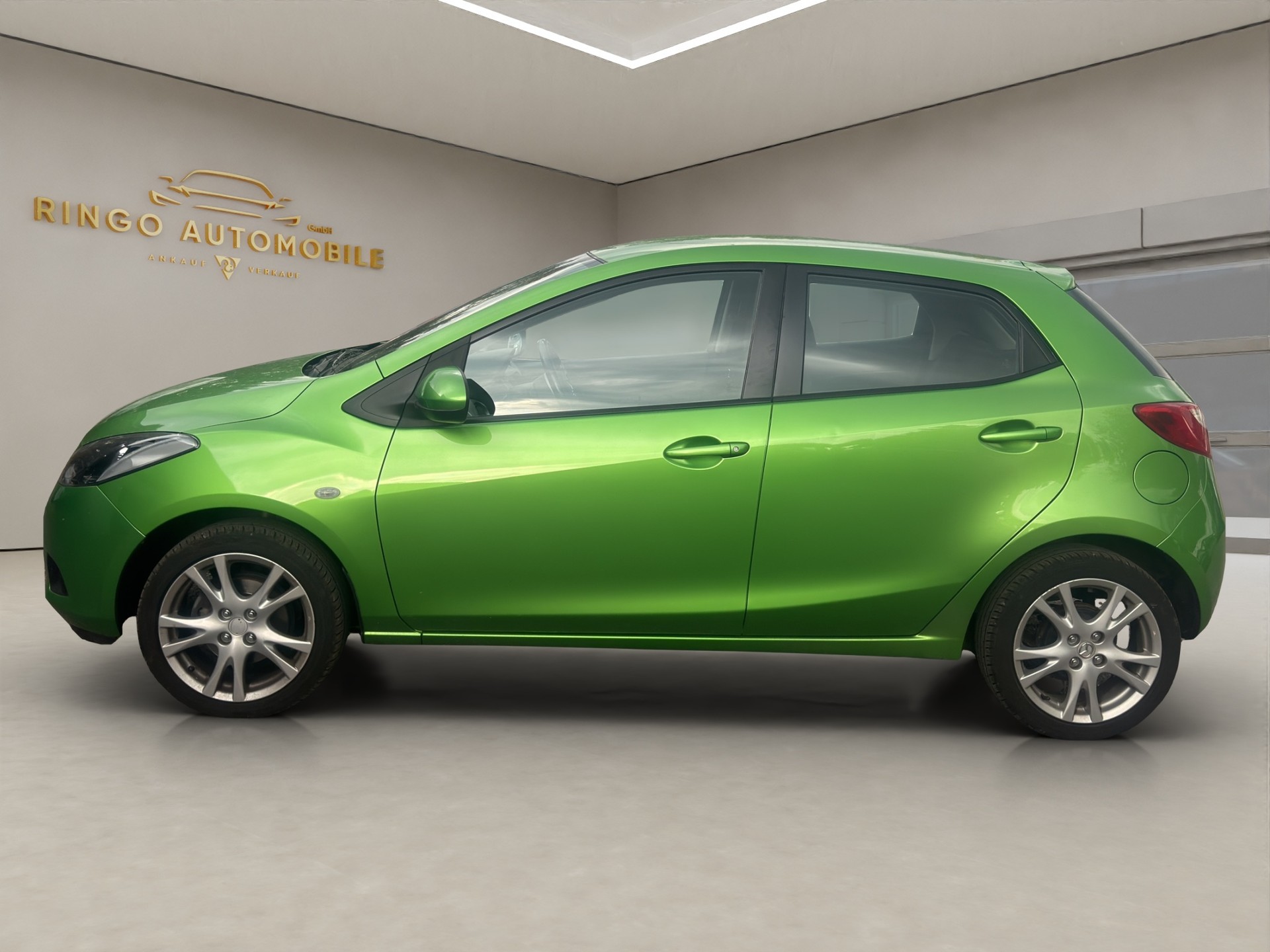 MAZDA 2 1.3i 16V Exclusive-showroom-element-3
