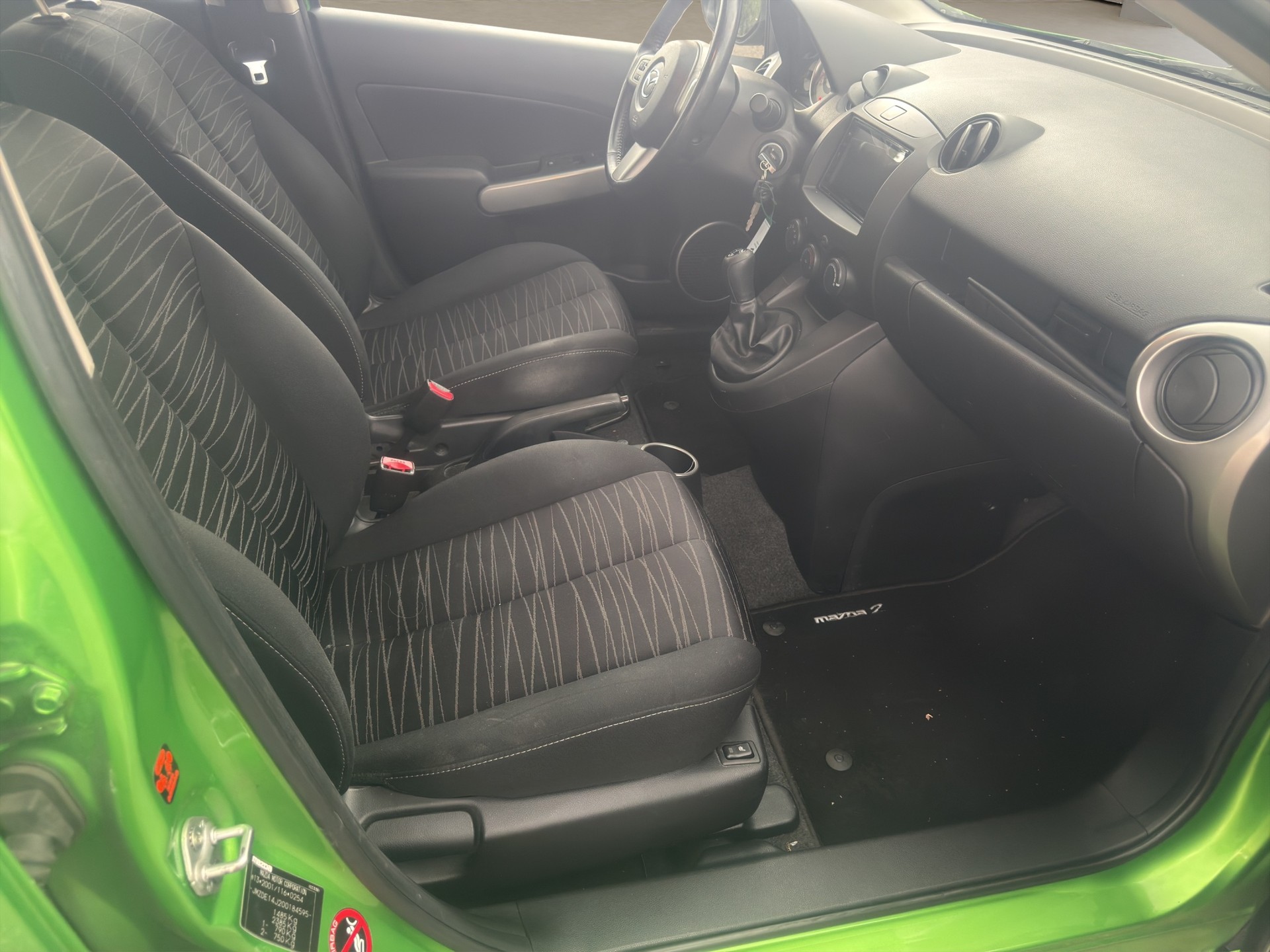 MAZDA 2 1.3i 16V Exclusive-image-12