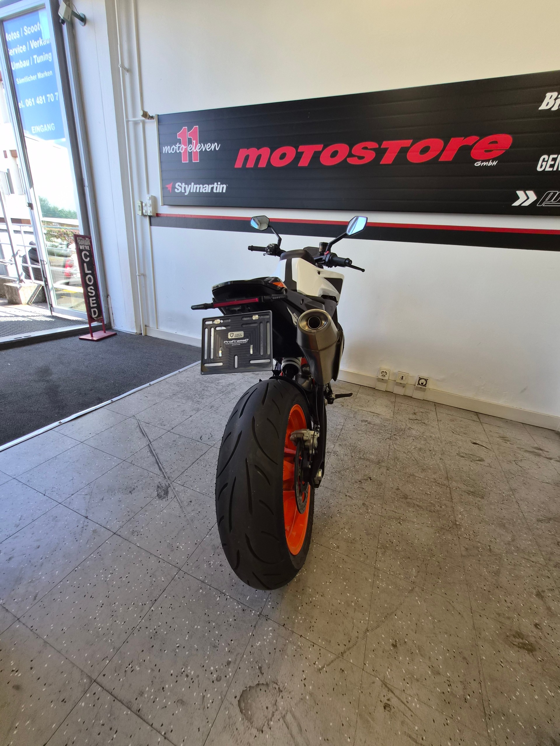 KTM 890 Duke R-image-3