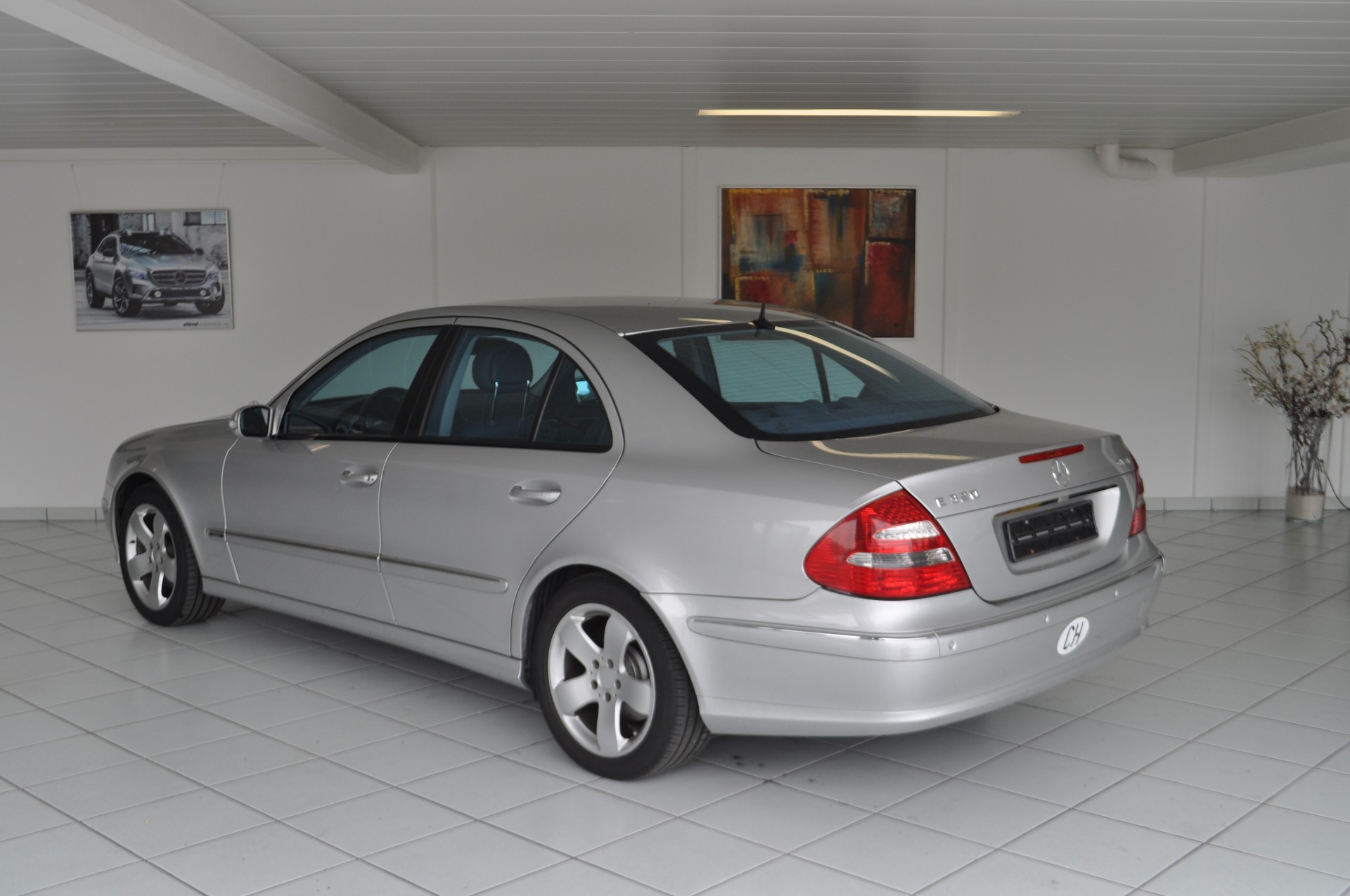 MERCEDES-BENZ E 320 Avantgarde 4Matic Automatic-image-3