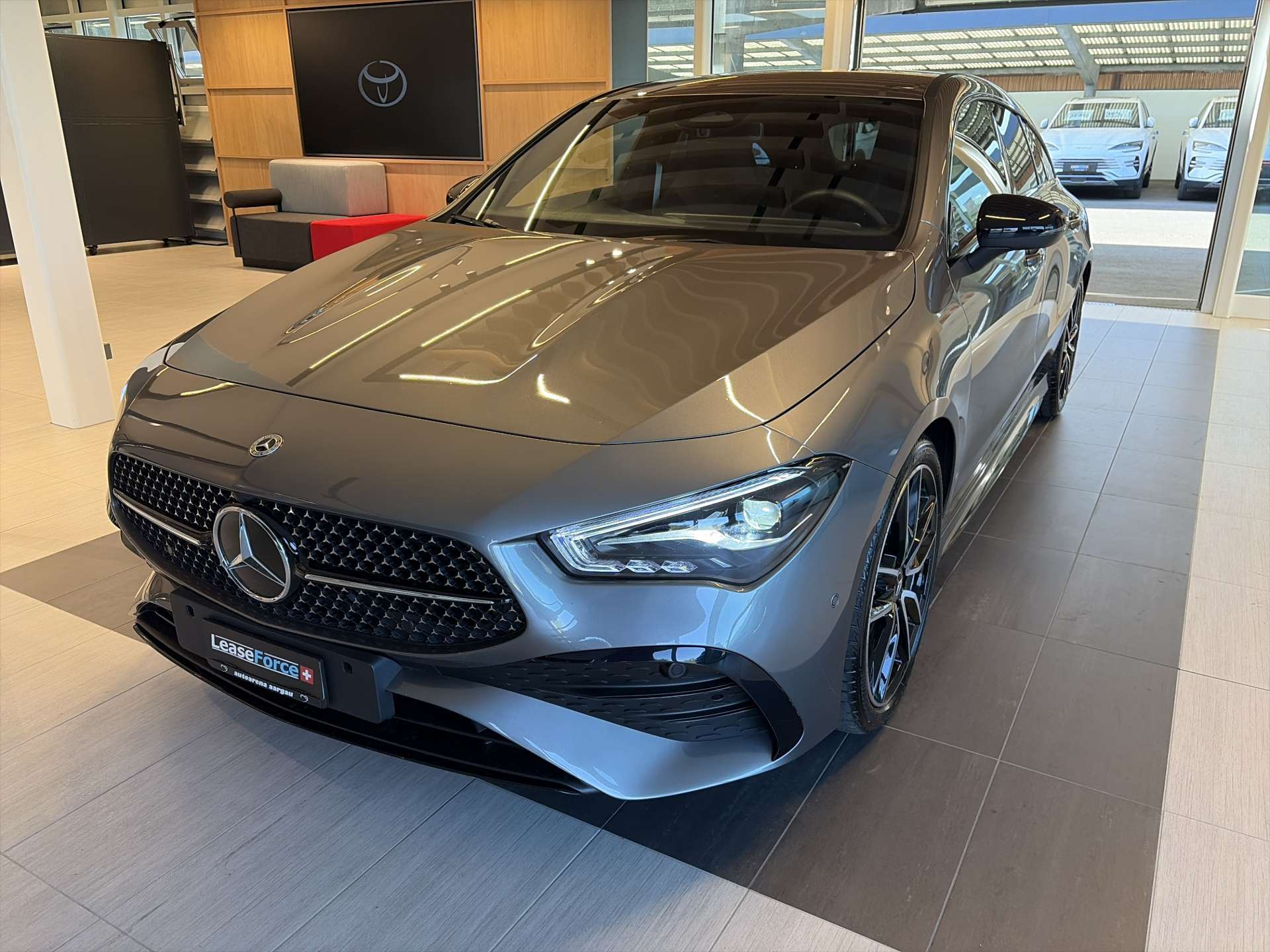 MERCEDES-BENZ CLA Shooting Brake 200 AMG Line Advanced Plus DCT-Automat