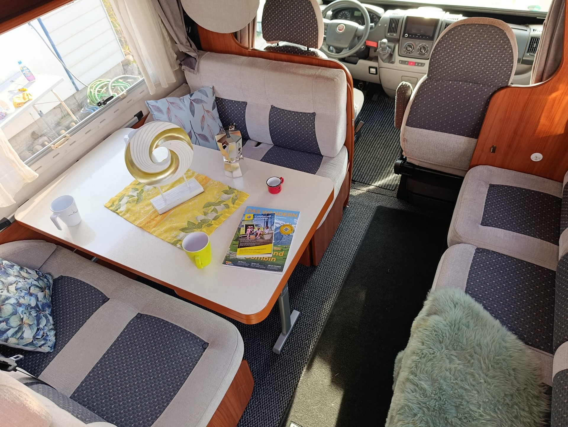 LAIKA X 700***Laika X700 Alkoven ist der absolute Traum für Familien und alle, die richtig viel Platz brauchen***-image-11