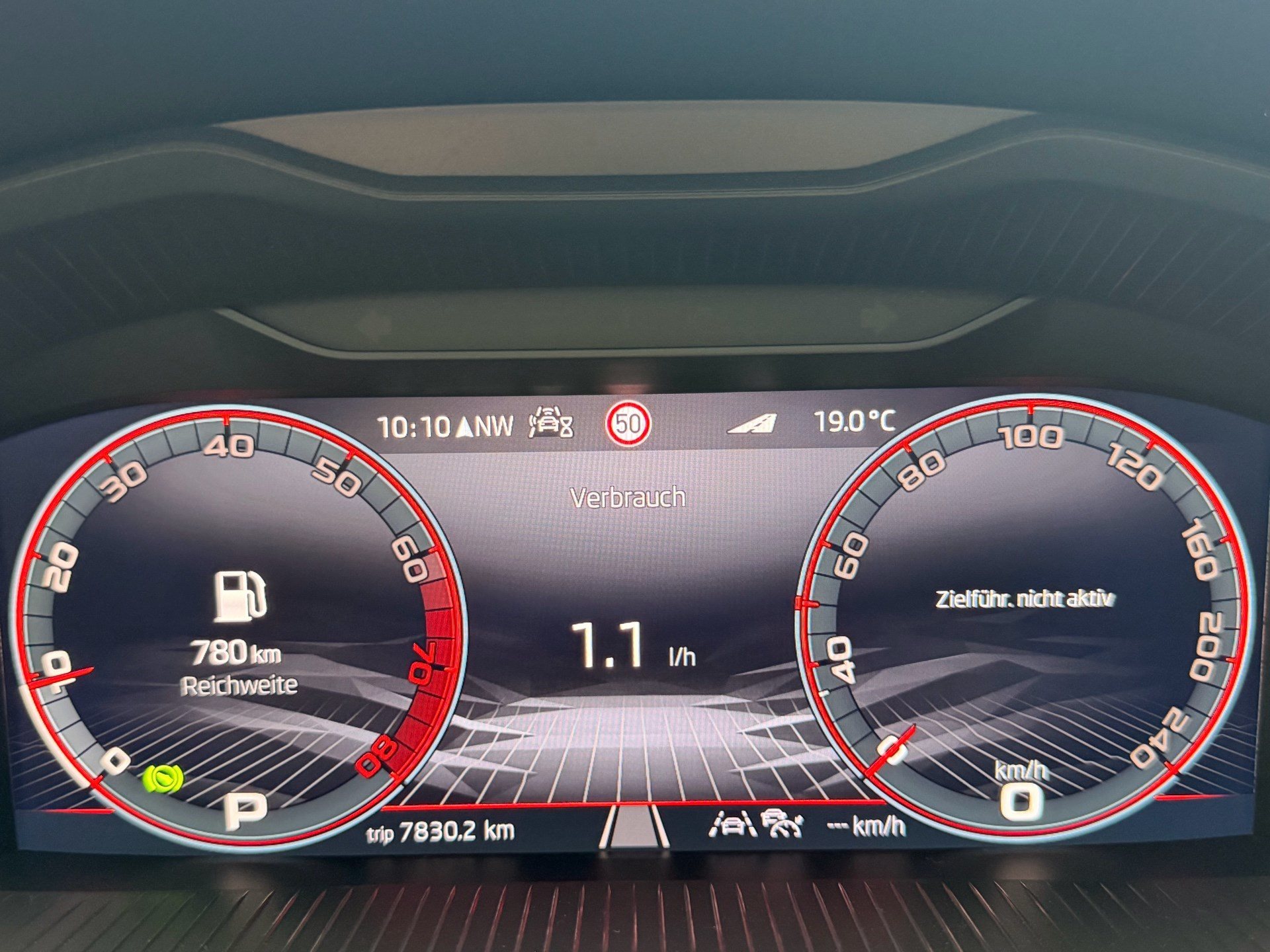 SKODA Kamiq Monte Carlo 150PS *** PANORAMADACH & 5 JAHRE SKODA WERKSGARANTIE ***-image-9