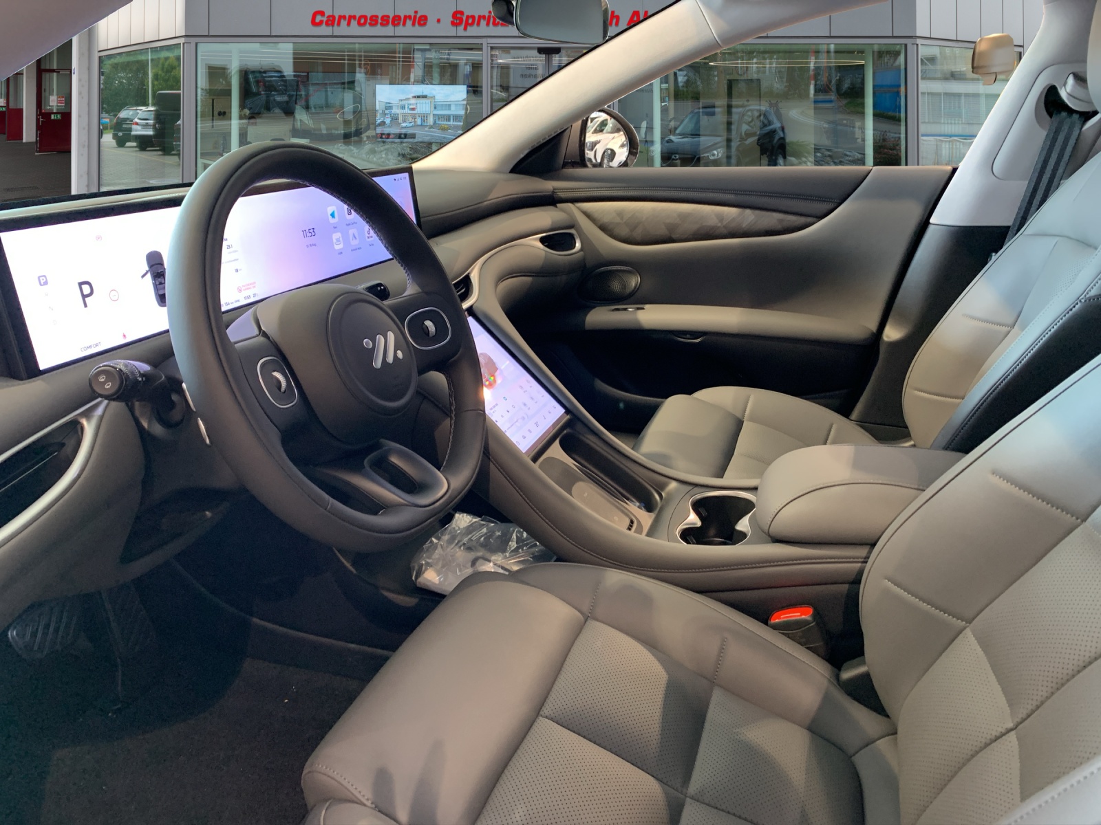 MG IM5 100 kWh Performance 20 4WD-image-7