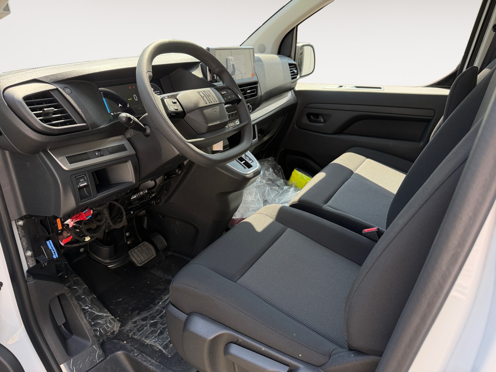 FIAT E-Scudo 75kWh L2, Brücke mit 1400 kg Nutzlast! 350km Reichweite * Schnellladung CCS-image-6