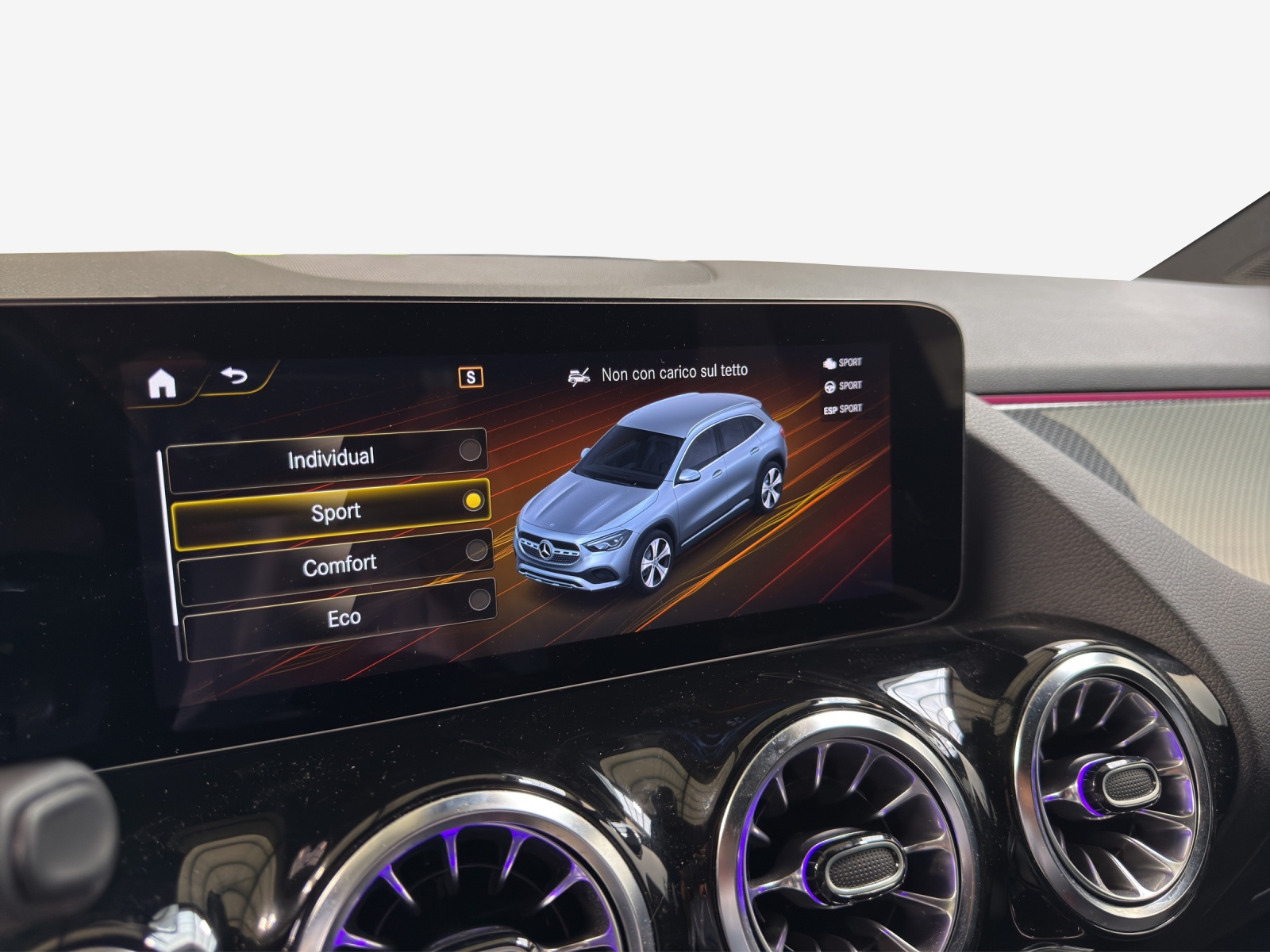 MERCEDES-BENZ GLA 250 4Matic AMG Line 8G-DCT-image-14