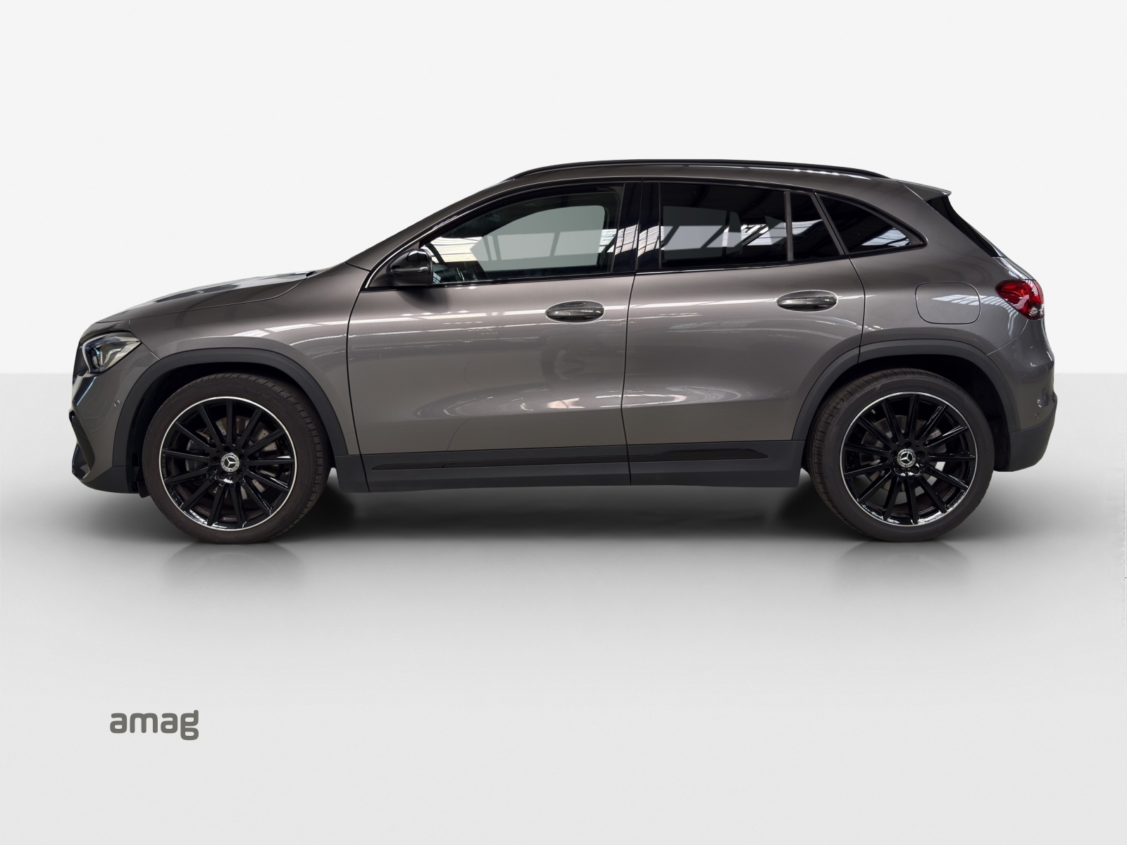MERCEDES-BENZ GLA 250 4Matic AMG Line 8G-DCT-showroom-element-1