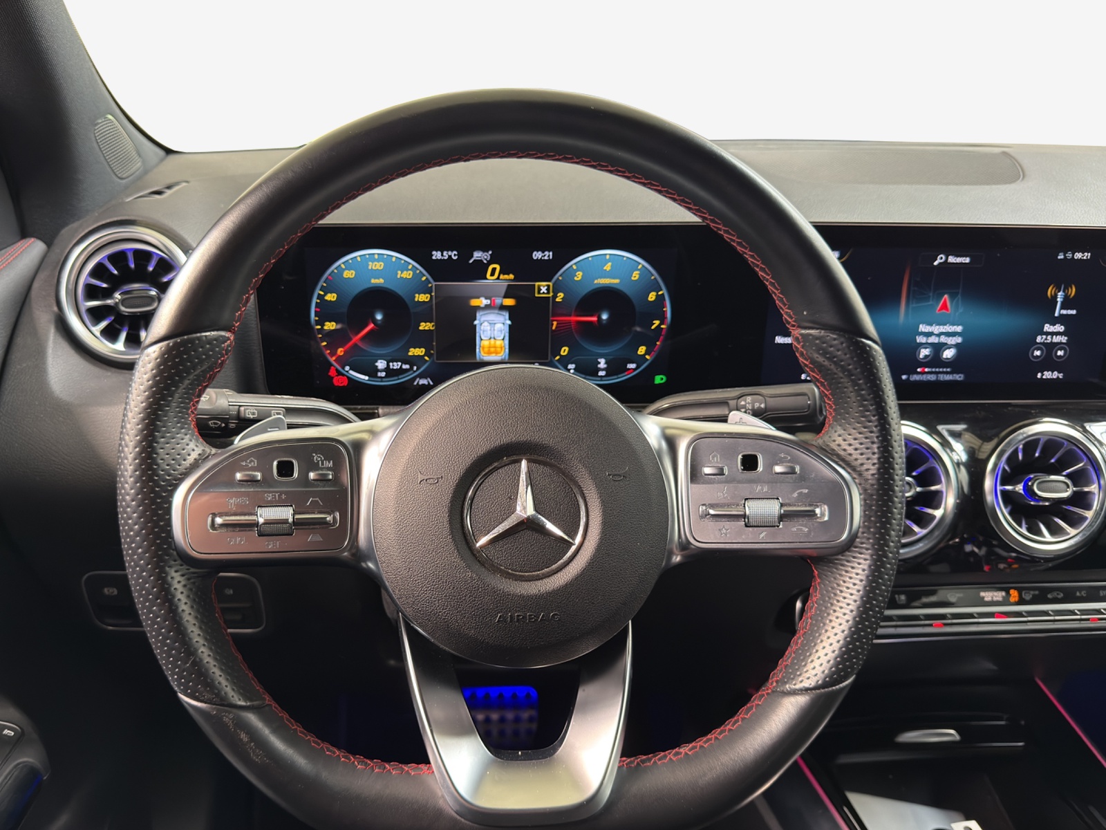 MERCEDES-BENZ GLA 250 4Matic AMG Line 8G-DCT-image-9