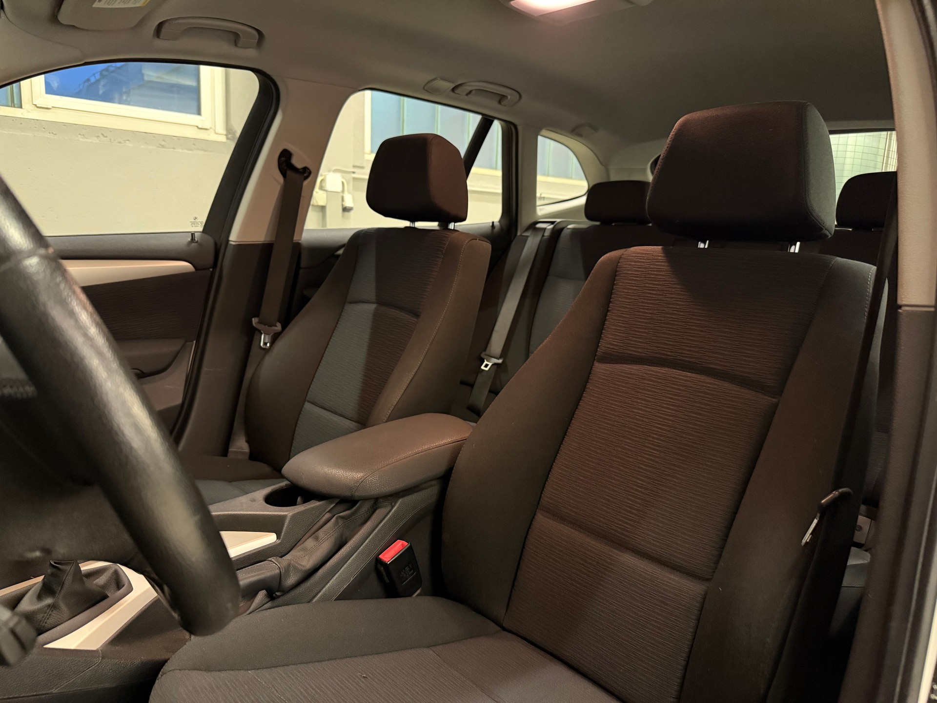 BMW X1 xDrive 18d-image-11