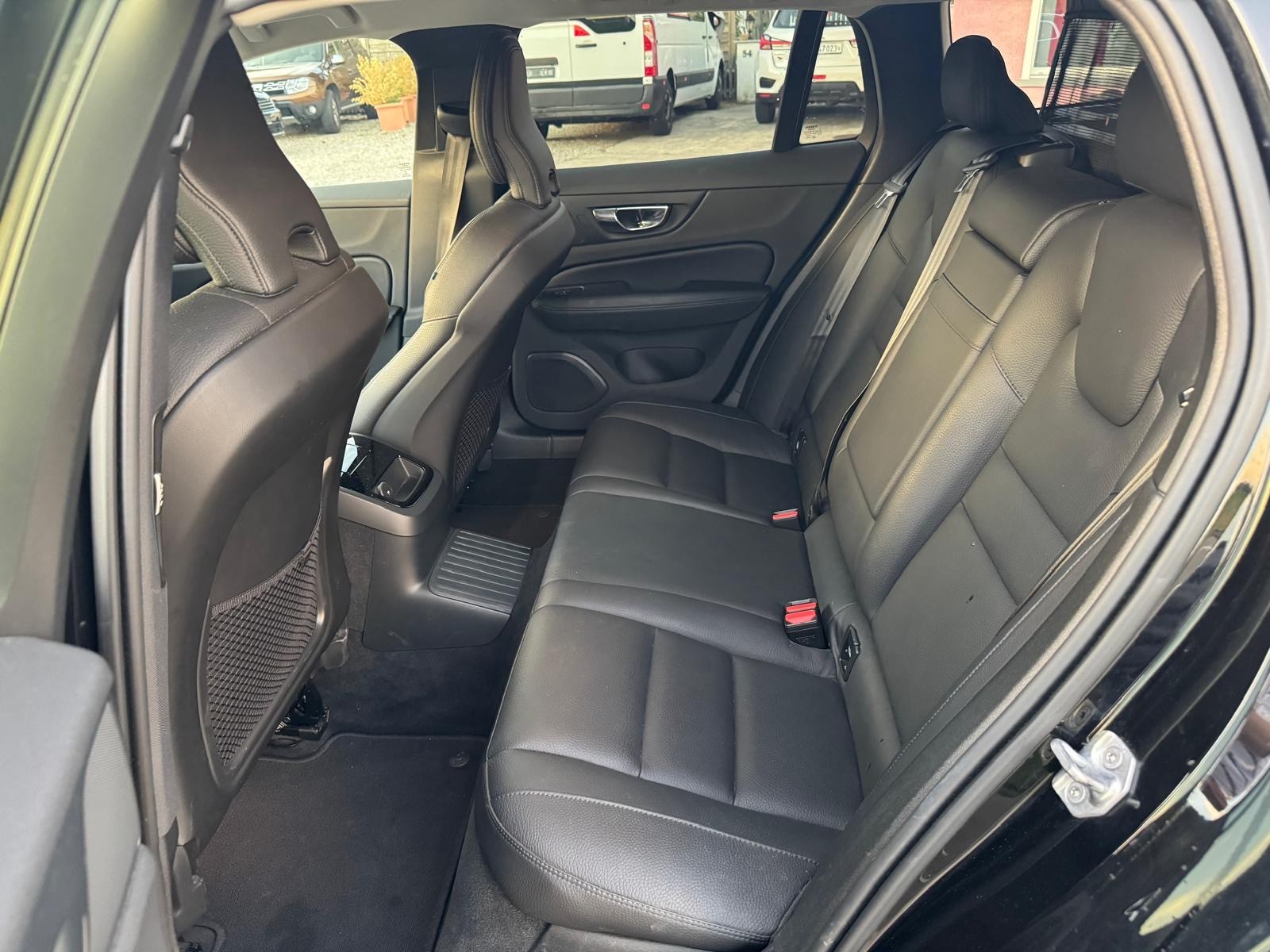 VOLVO V60 T6 eAWD Twin Engine Business Geartronic-image-13