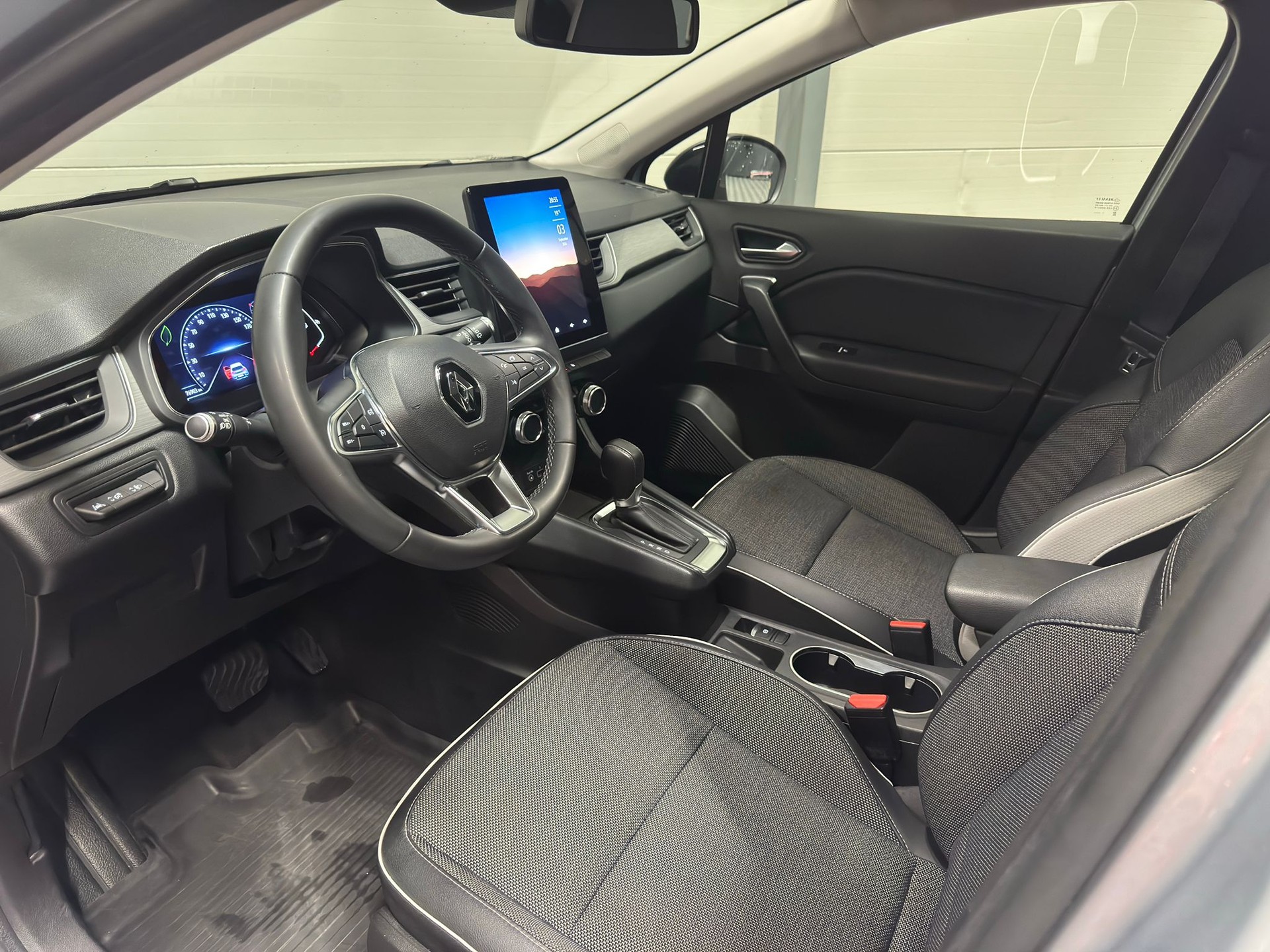 RENAULT Captur 1.3 TCe 140 techno EDC-image-10