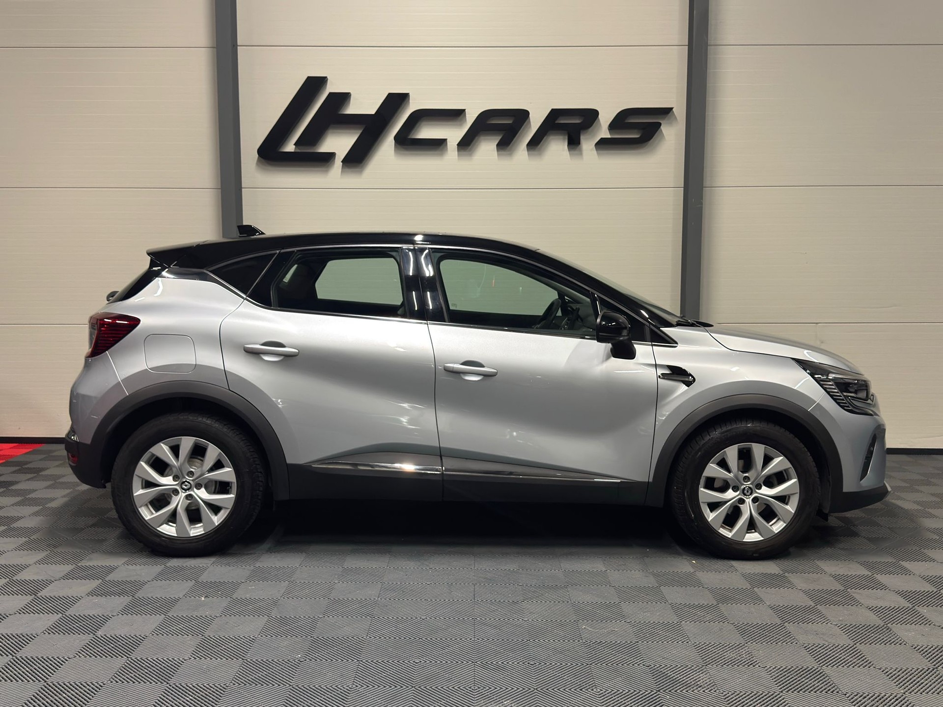 RENAULT Captur 1.3 TCe 140 techno EDC-image-4