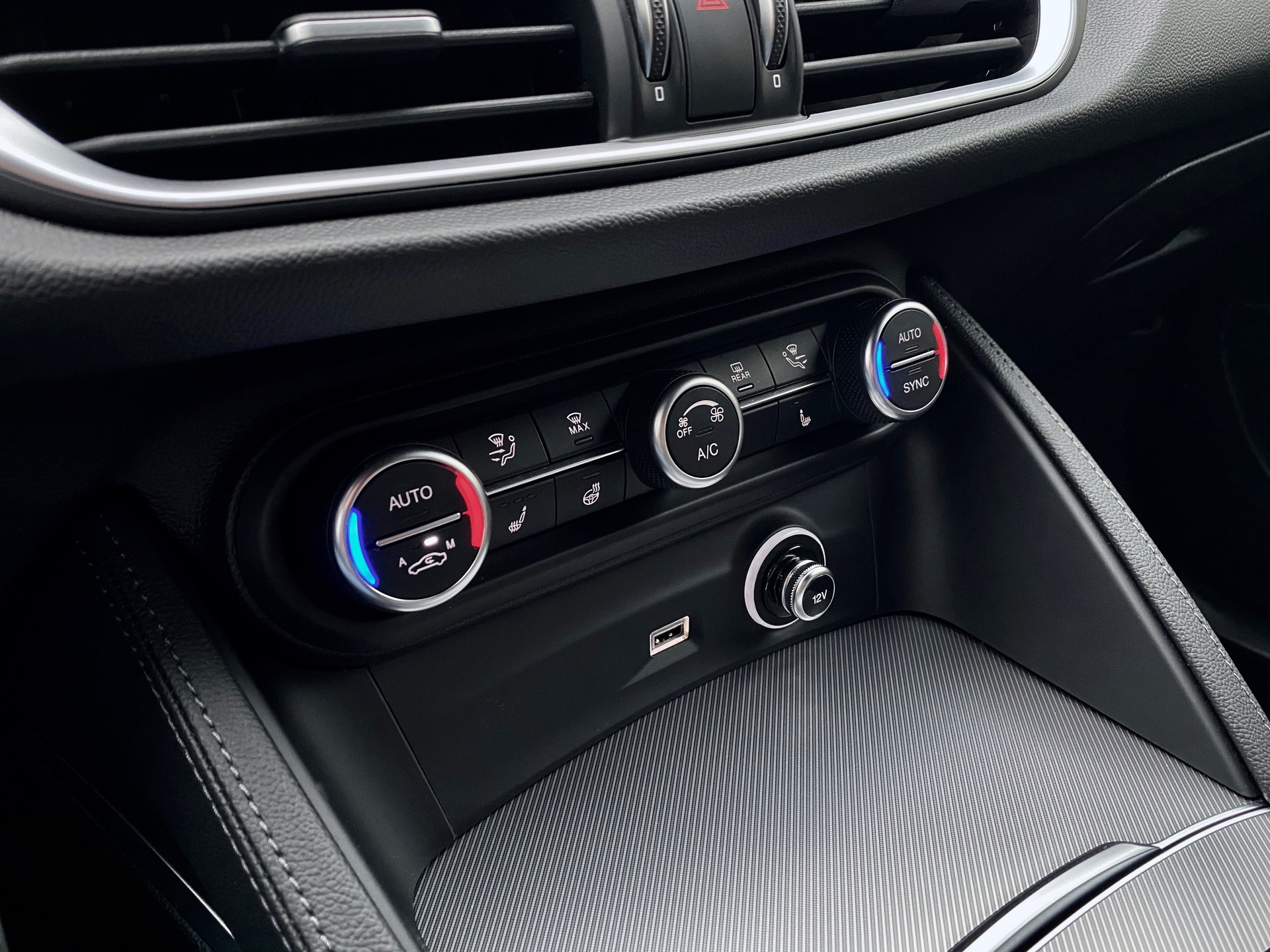 ALFA ROMEO Stelvio 2.0TB *Swiss*Veloce*Q4*Automatica*Facelift*-image-8
