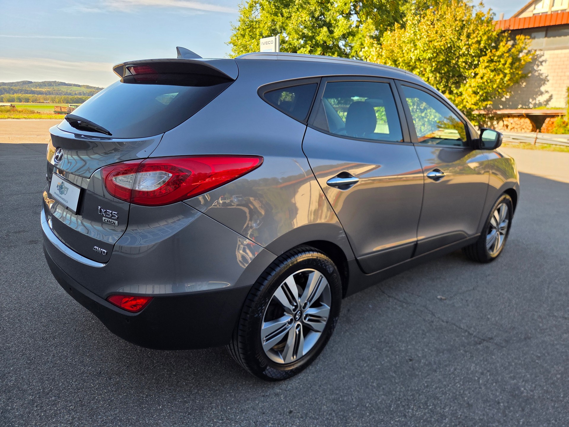 HYUNDAI iX 35 2.0 CRDi Premium 4WD Automatic-showroom-element-3