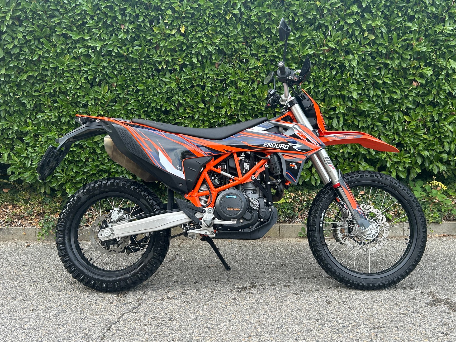 KTM 690 SMC R-image-1