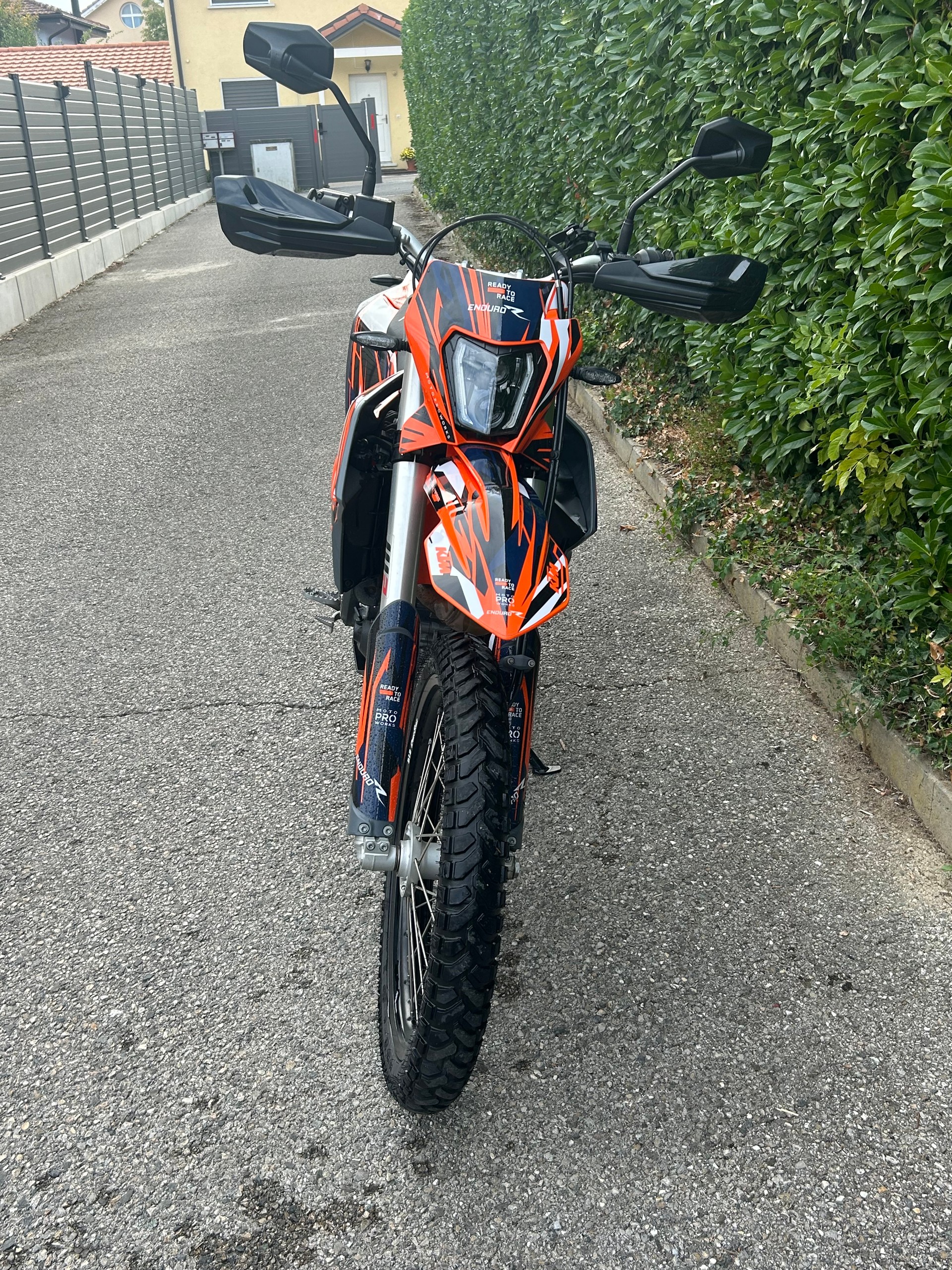 KTM 690 SMC R-image-2