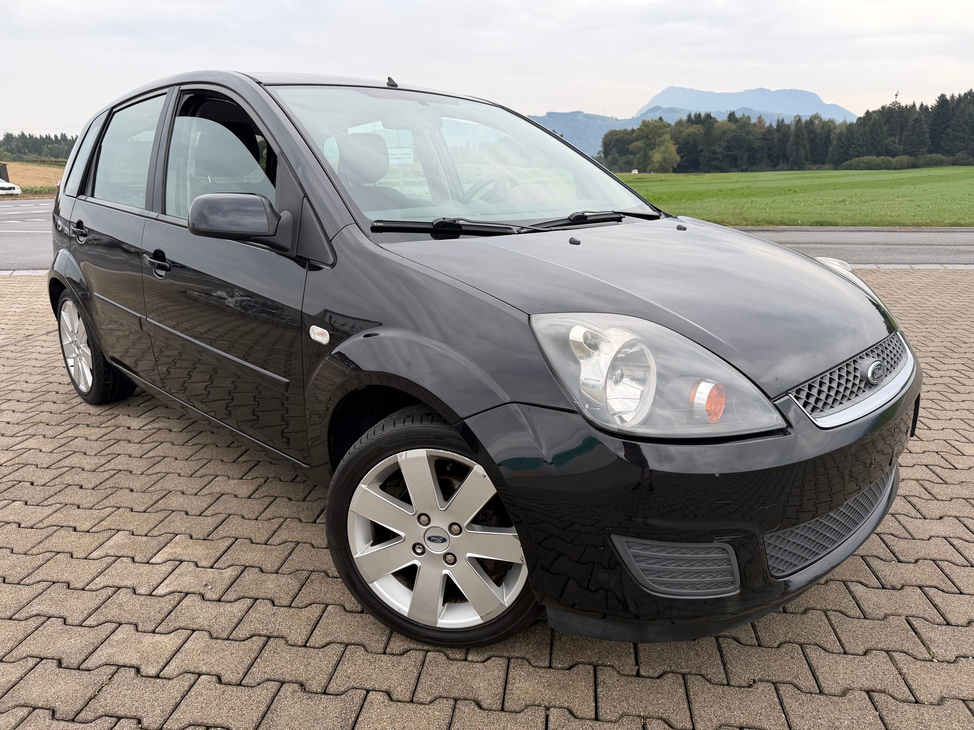 FORD Fiesta 1.4 16V Trend