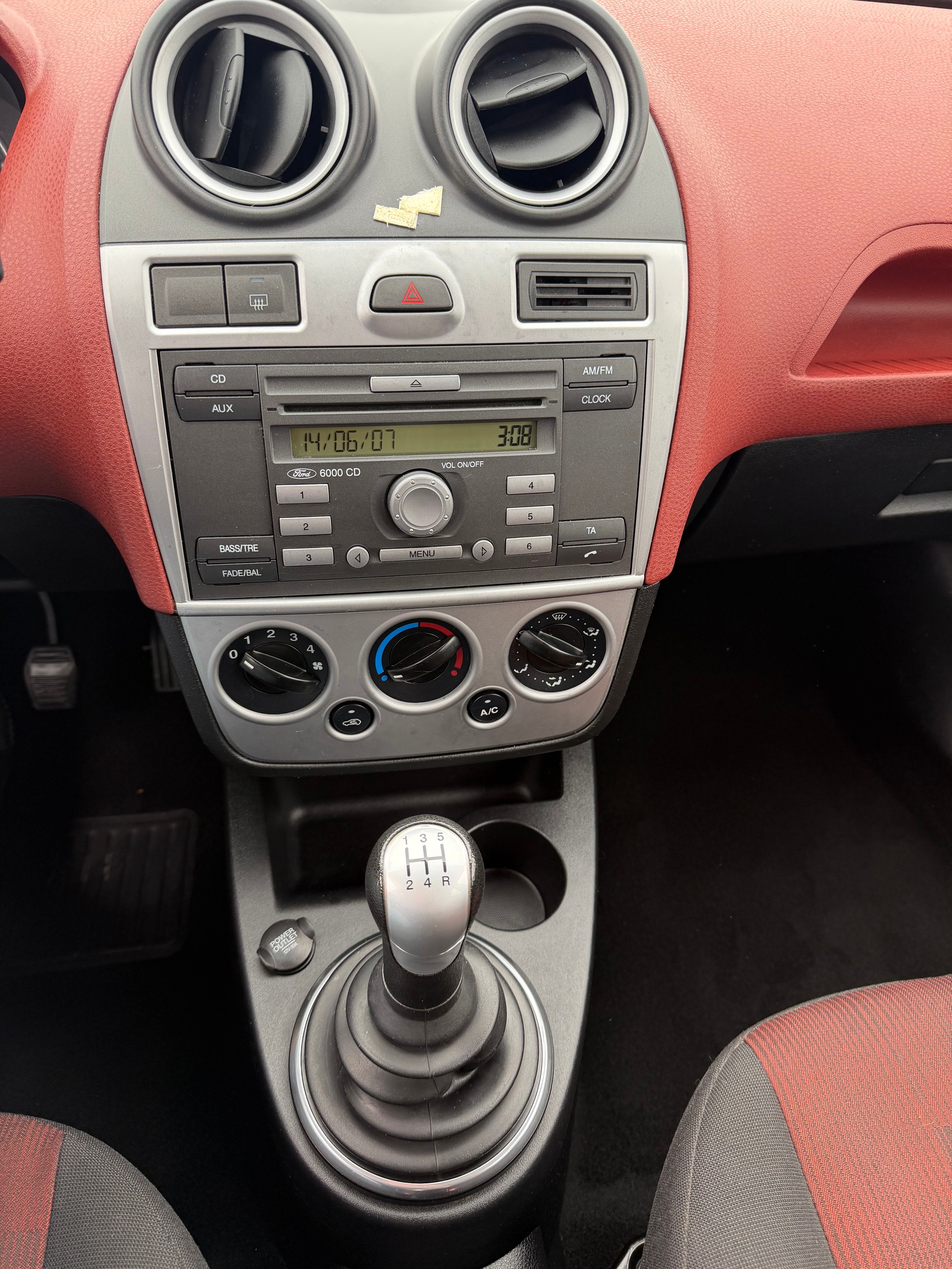FORD Fiesta 1.4 16V Trend-image-7