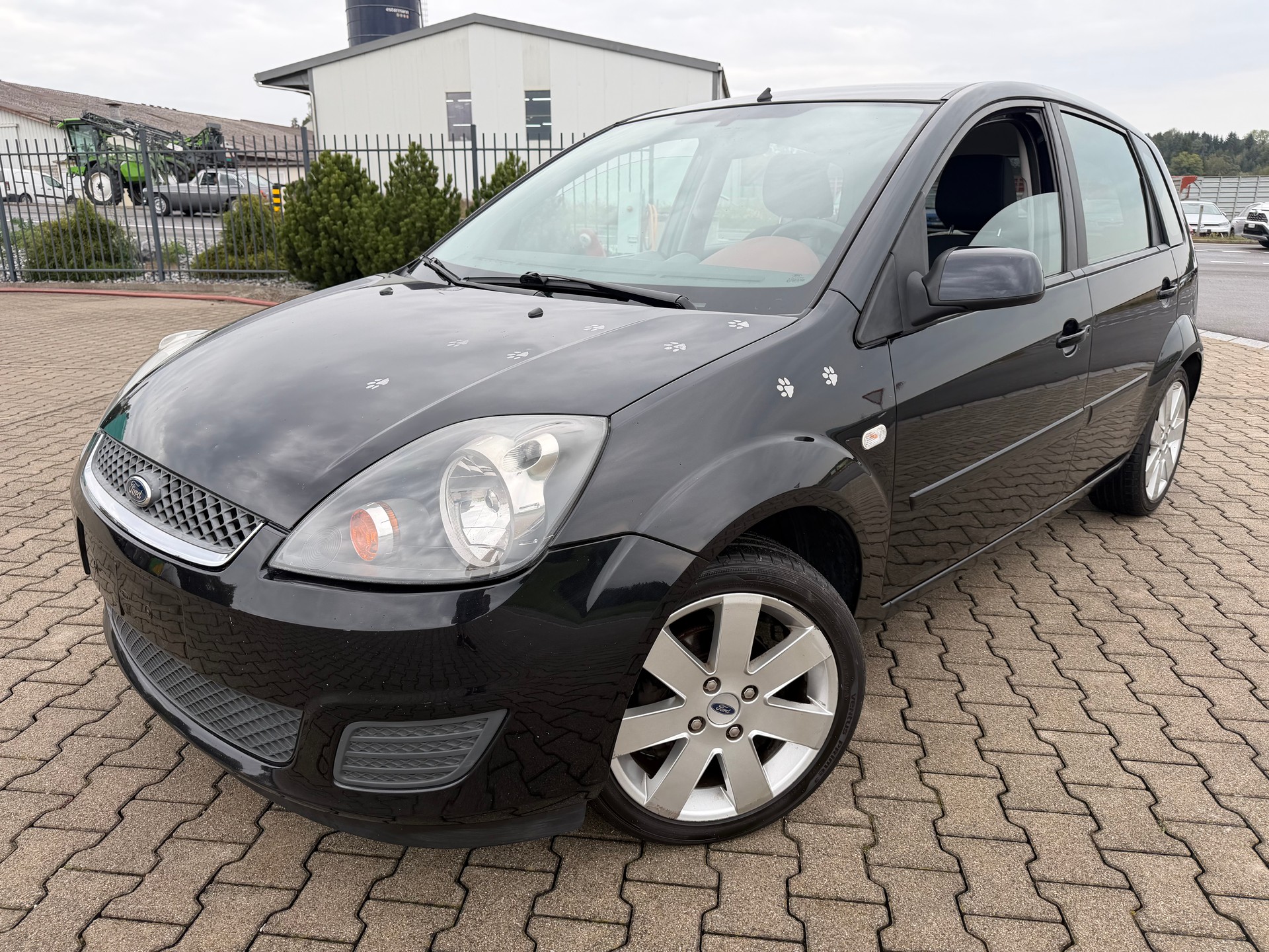 FORD Fiesta 1.4 16V Trend-image-1