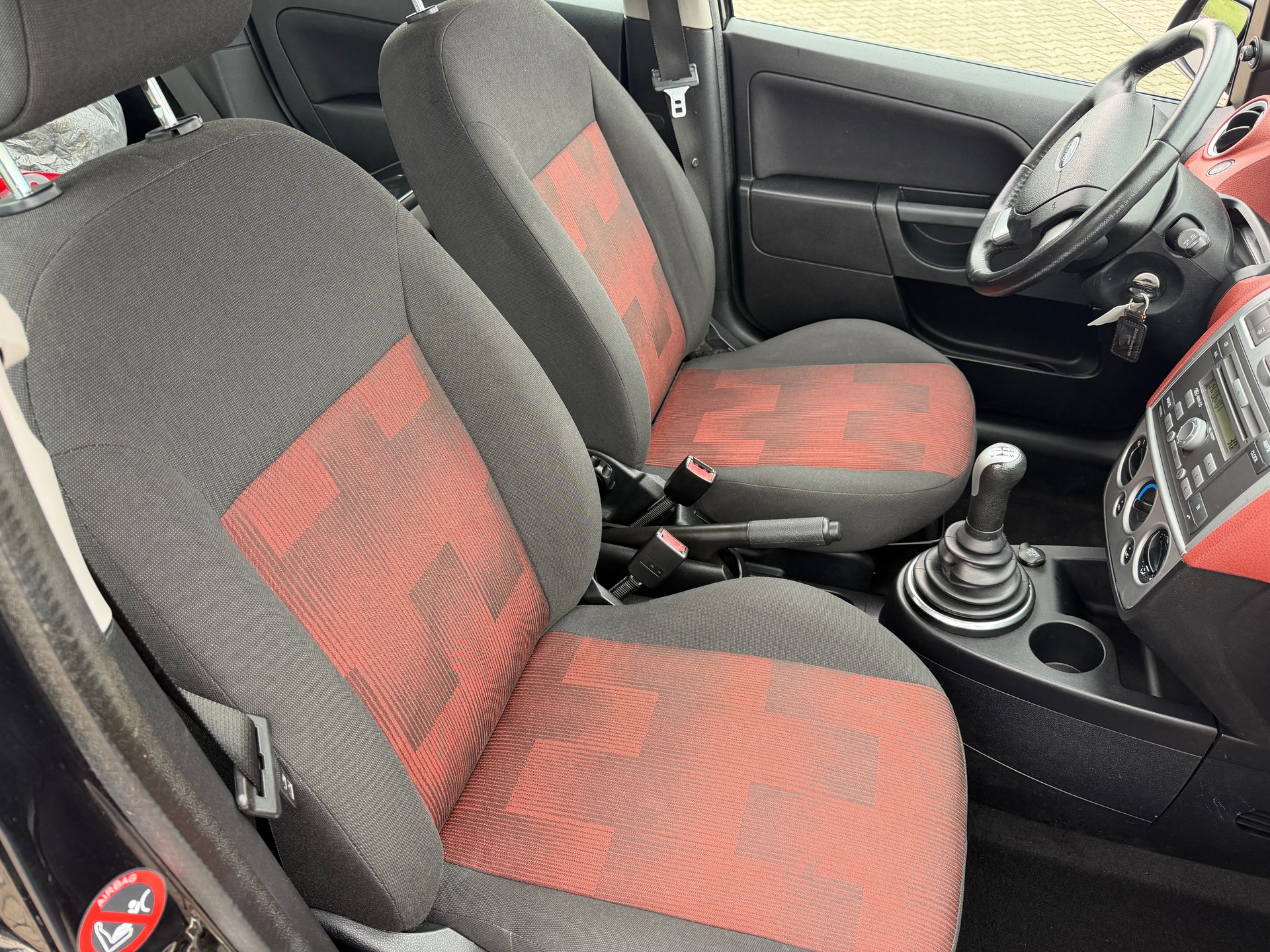 FORD Fiesta 1.4 16V Trend-image-6