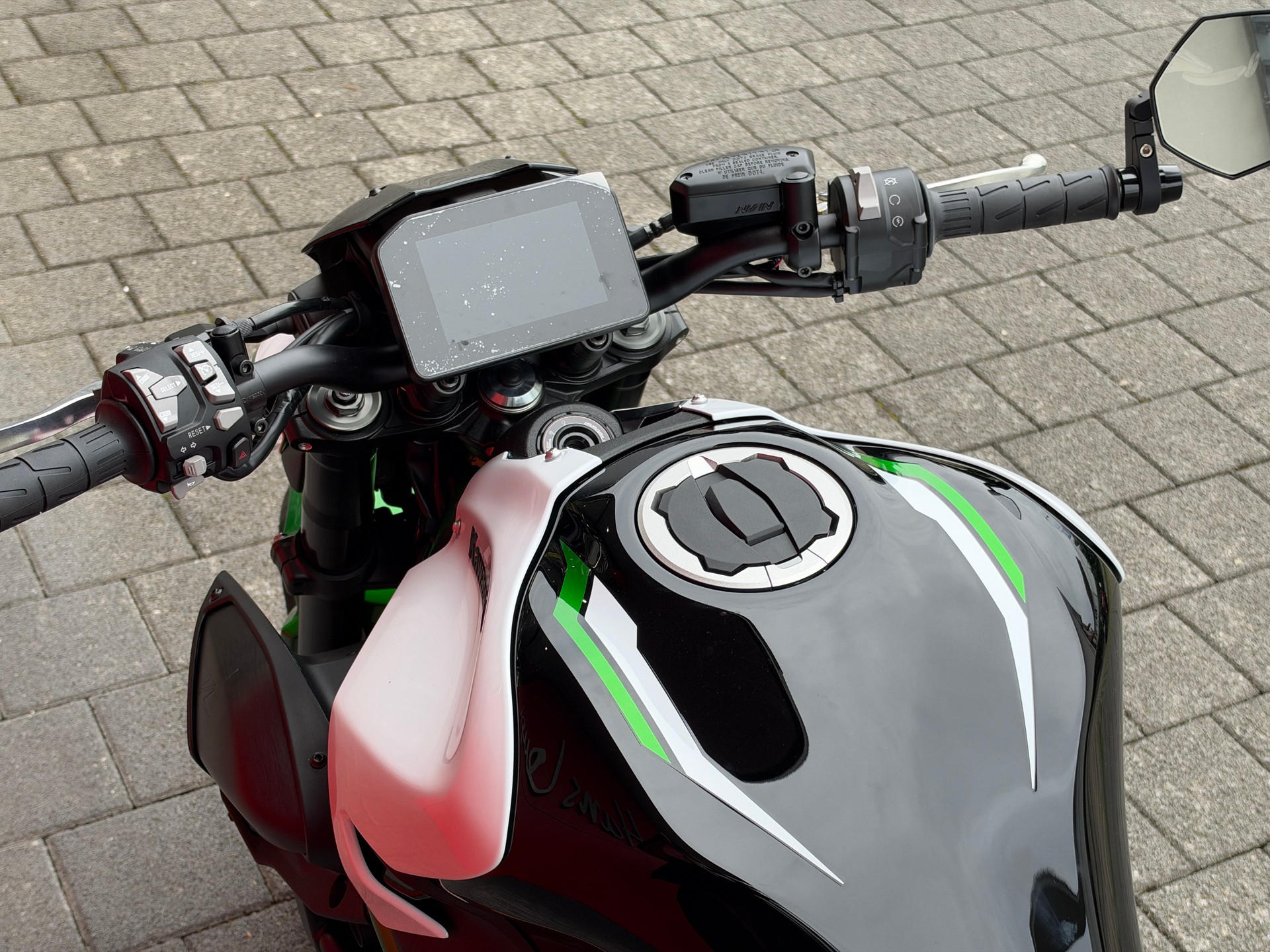 KAWASAKI Z 900-image-14