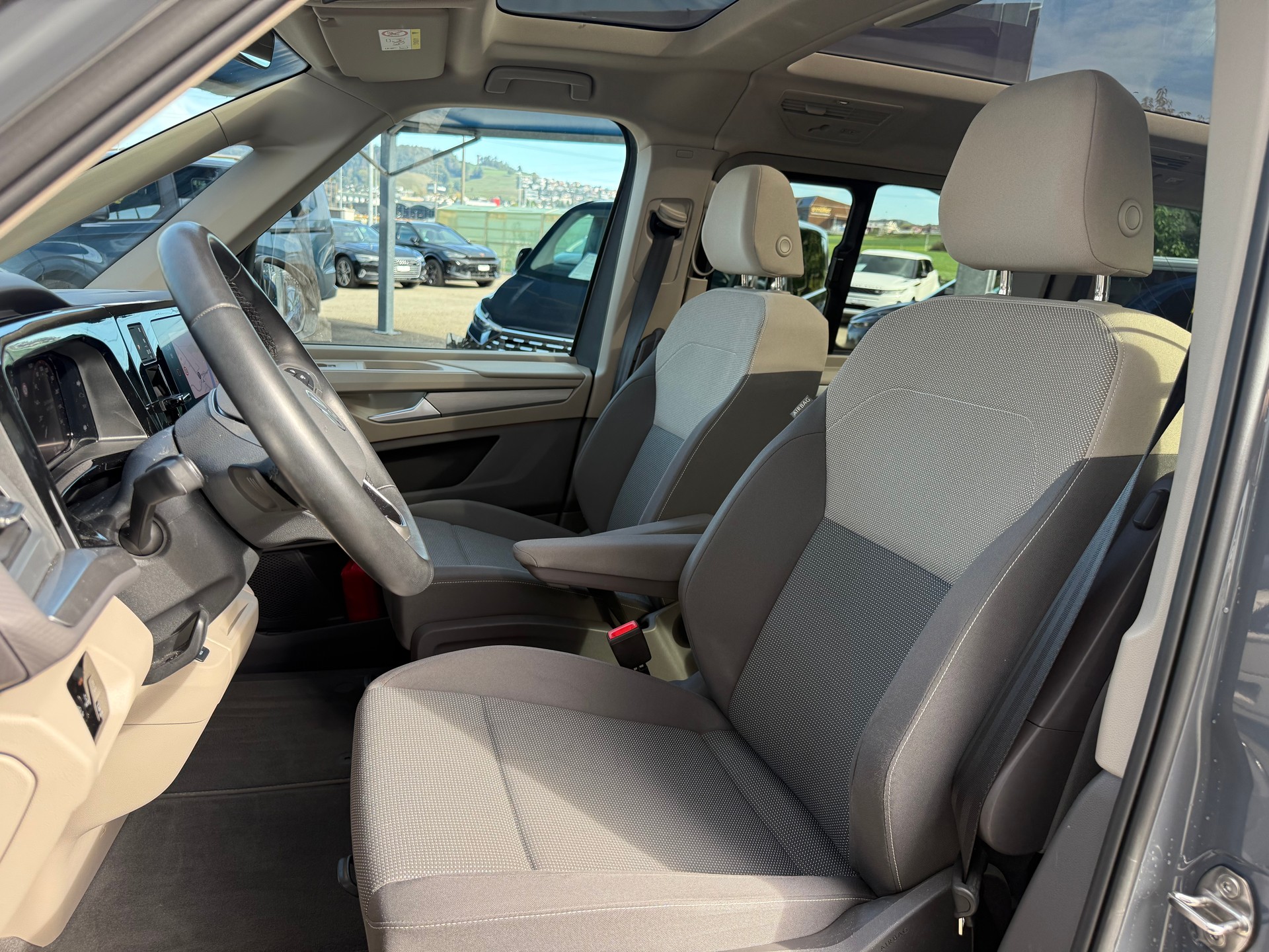 VW Multivan kurz 2.0 TDI Life Edition DSG-image-9