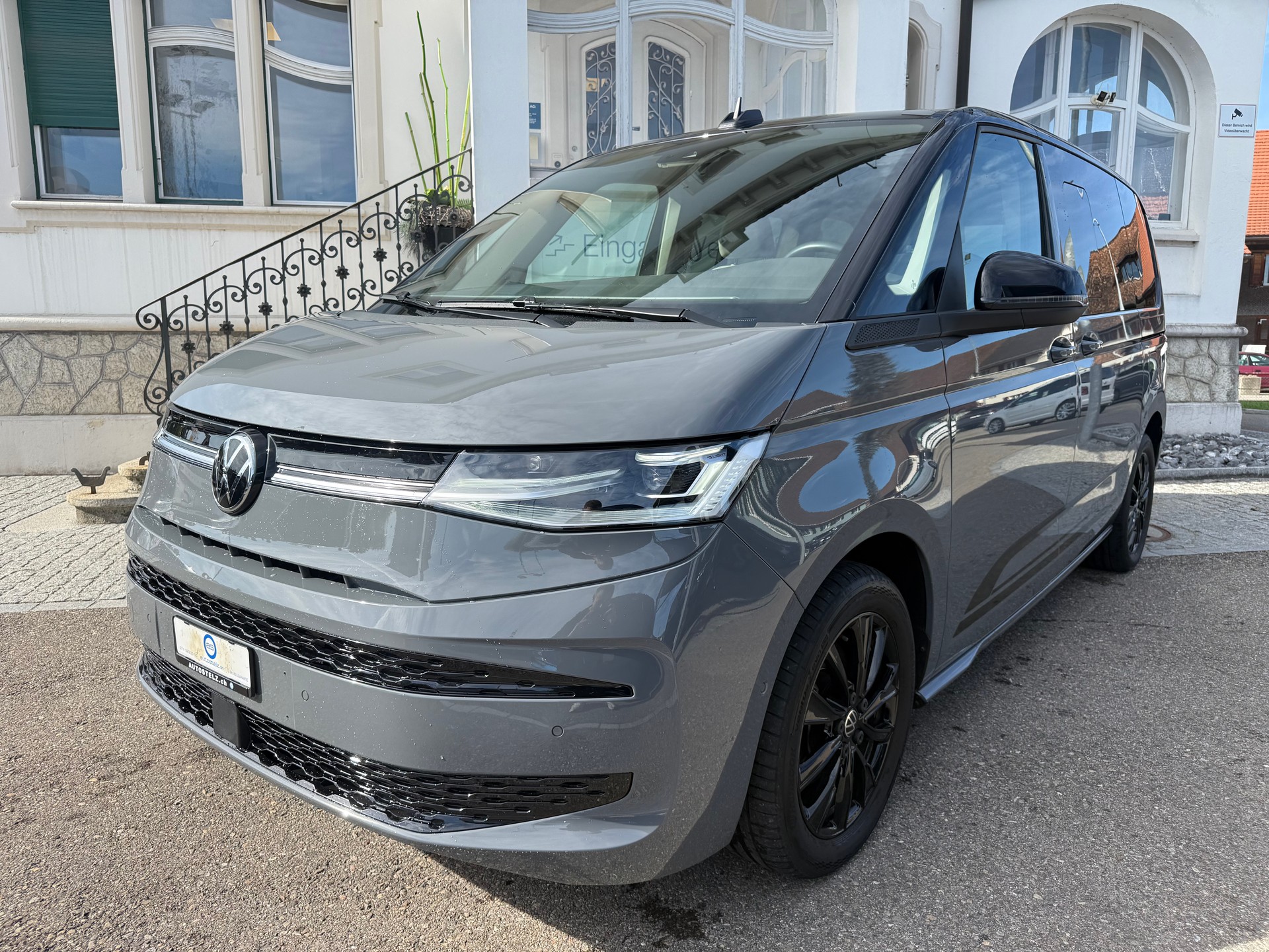 VW Multivan kurz 2.0 TDI Life Edition DSG-showroom-element-1