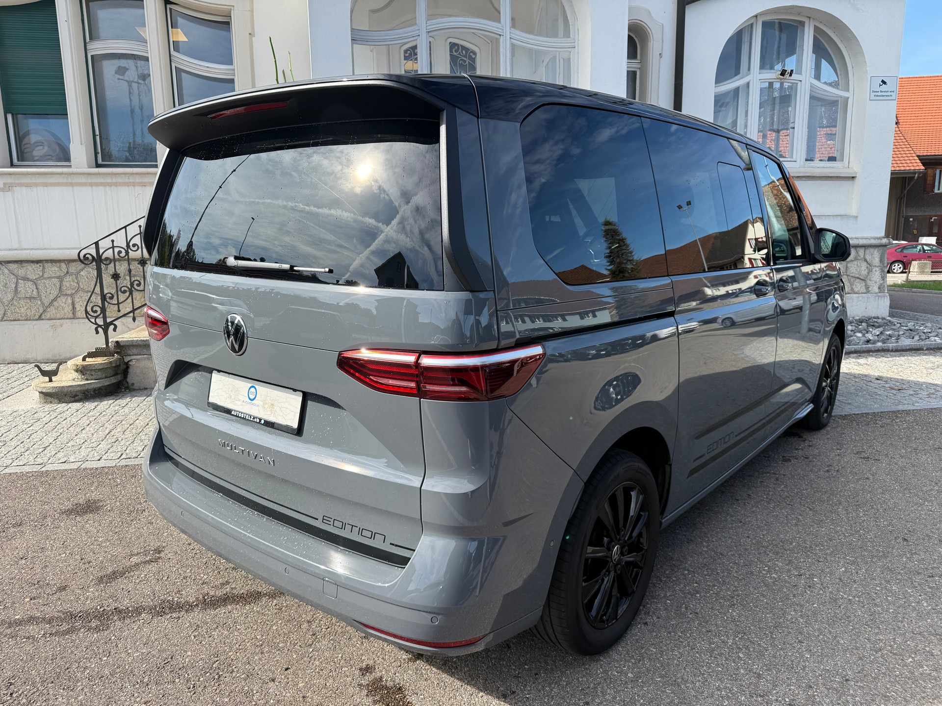 VW Multivan kurz 2.0 TDI Life Edition DSG-image-5