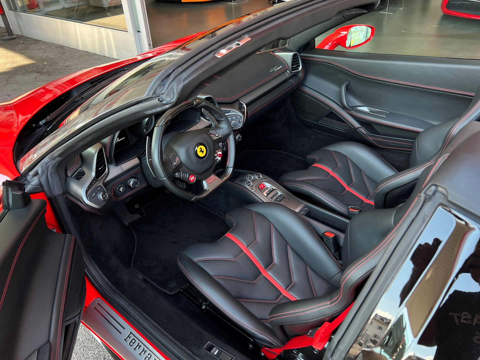 FERRARI 458 Spider Italia 4.5 V8-image-5