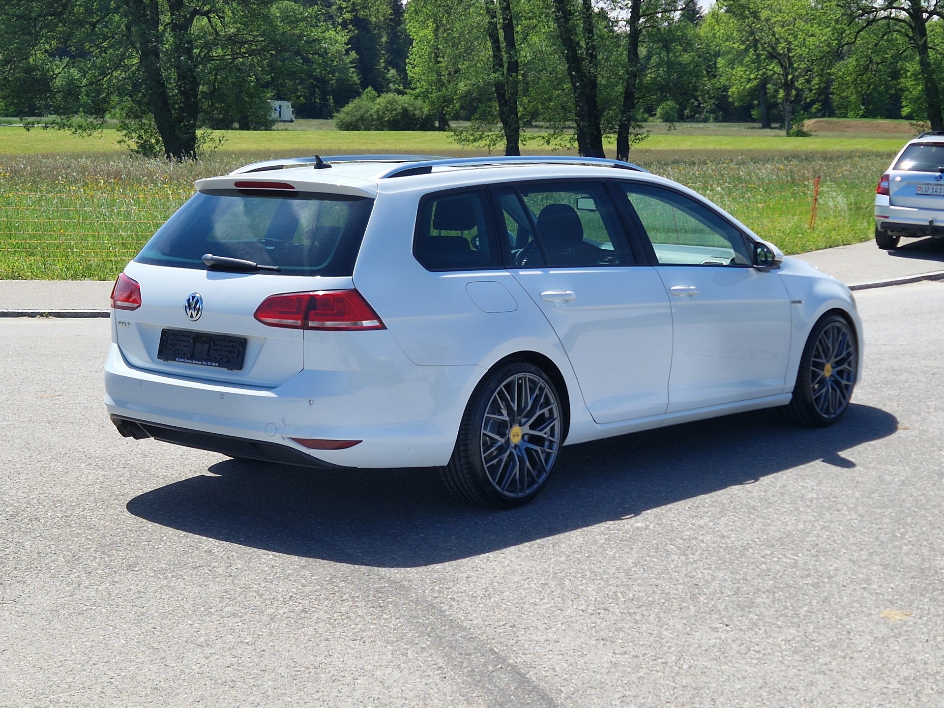 VW Golf 2.0 TDI Lounge-image-3