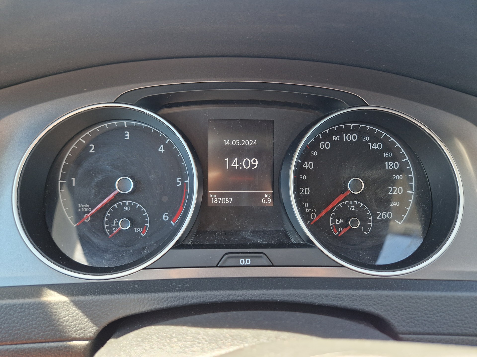 VW Golf 2.0 TDI Lounge-image-15