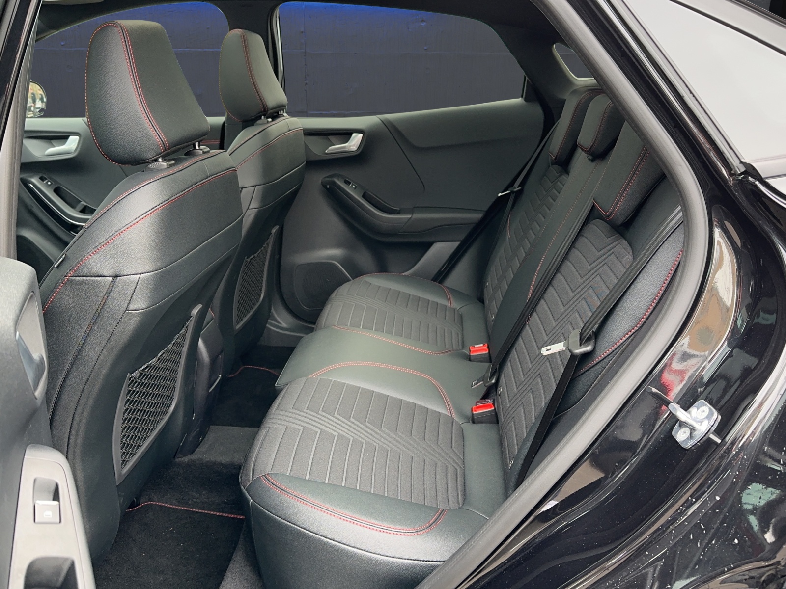 FORD Puma 1.0i EcoBoost Hybrid 155 PS ST-Line X AUTOMAT-image-12